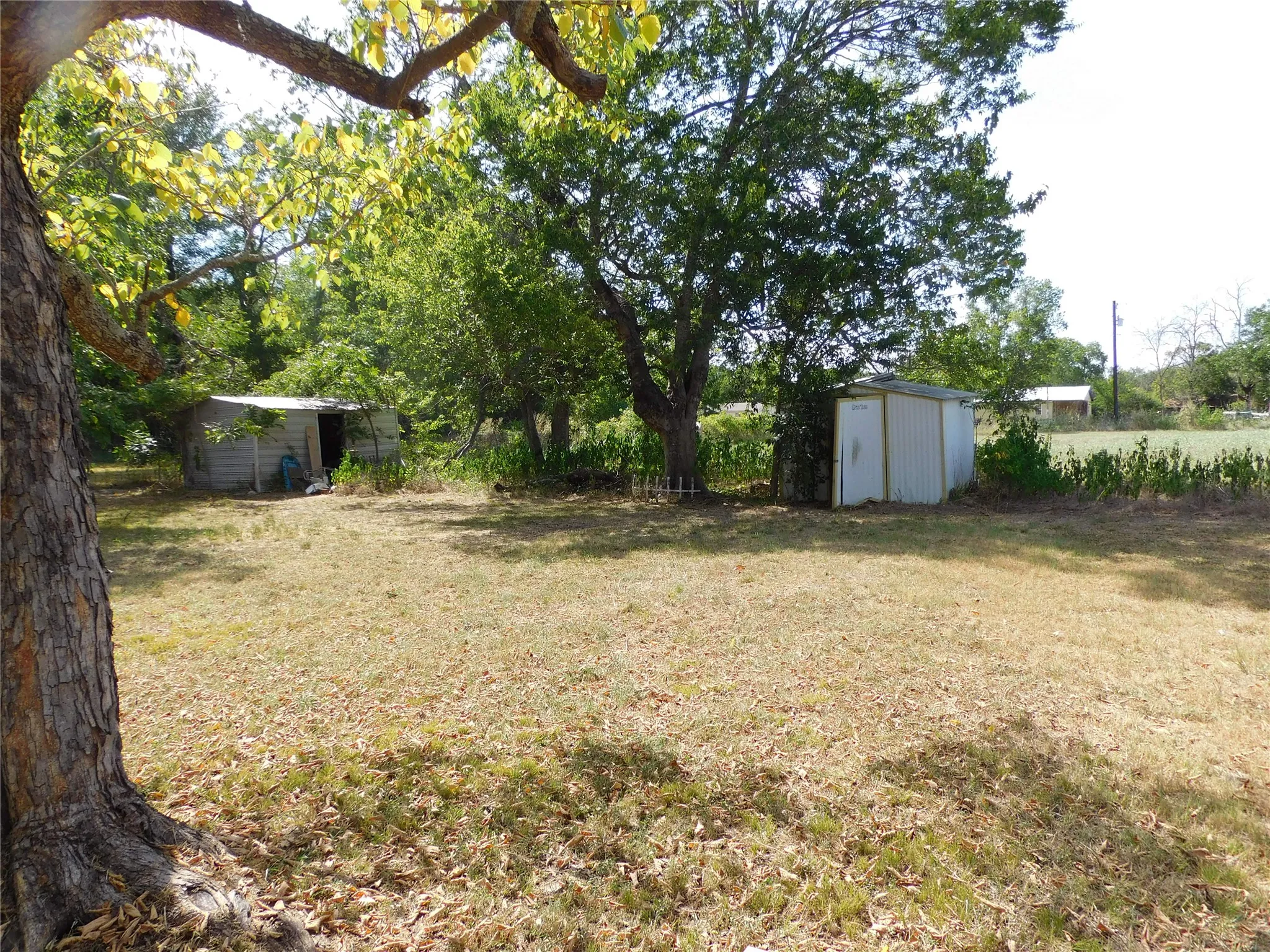Single Family Residence For Sale in Navarro County , 106 N 1st Street W, Dawson, Texas 76639, 2 Bedroom, 2 Bathroom, Garage spaces, 1,990 Sqft, built in 1925, mls#21346240, Real Estate Agent in Dawson, Homes For Sale in Navarro county, Homes For Sale in Dawson, Realtor in Dawson Texas, Real Estate Brokerage Independent Realty Texas, Luminita Cordes Realtor