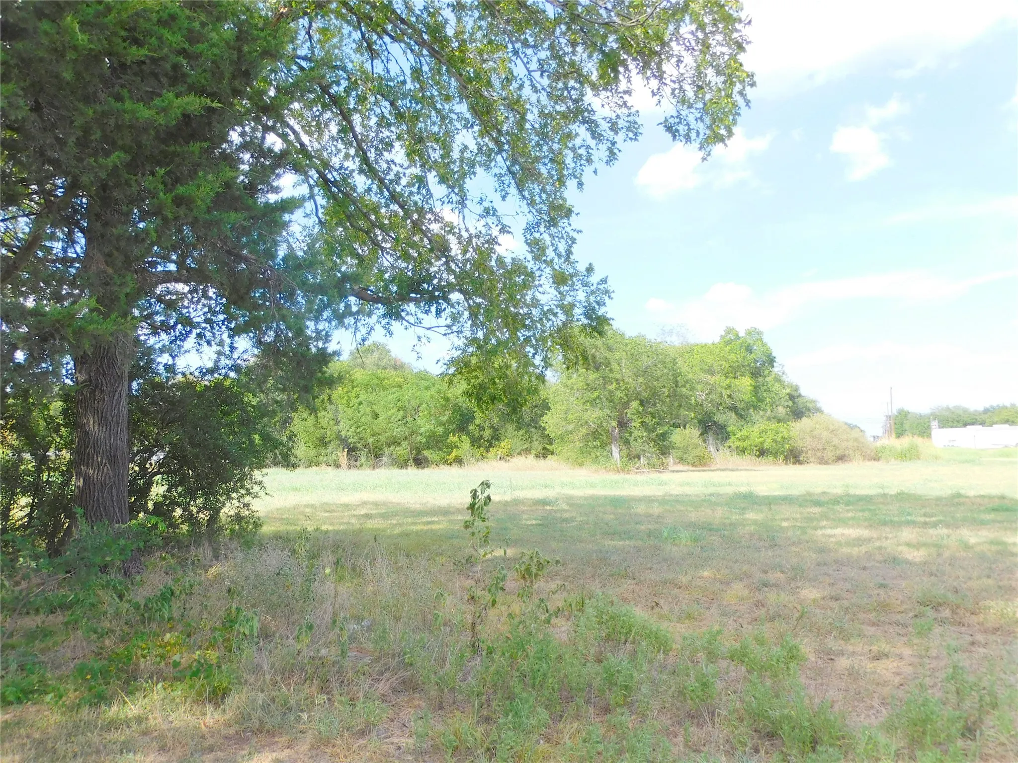 Single Family Residence For Sale in Navarro County , 106 N 1st Street W, Dawson, Texas 76639, 2 Bedroom, 2 Bathroom, Garage spaces, 1,990 Sqft, built in 1925, mls#21346240, Real Estate Agent in Dawson, Homes For Sale in Navarro county, Homes For Sale in Dawson, Realtor in Dawson Texas, Real Estate Brokerage Independent Realty Texas, Luminita Cordes Realtor