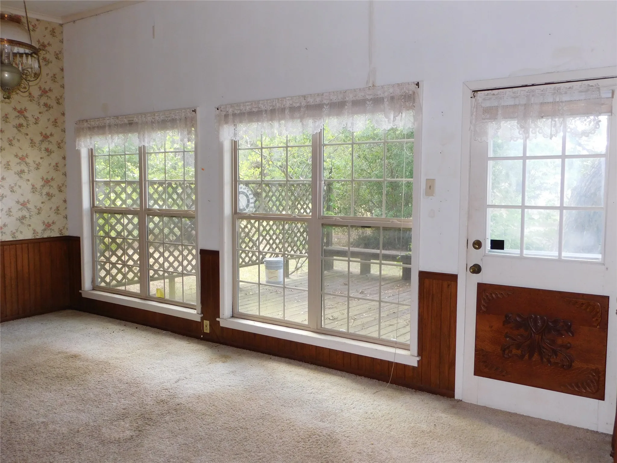 Single Family Residence For Sale in Navarro County , 106 N 1st Street W, Dawson, Texas 76639, 2 Bedroom, 2 Bathroom, Garage spaces, 1,990 Sqft, built in 1925, mls#21346240, Real Estate Agent in Dawson, Homes For Sale in Navarro county, Homes For Sale in Dawson, Realtor in Dawson Texas, Real Estate Brokerage Independent Realty Texas, Luminita Cordes Realtor