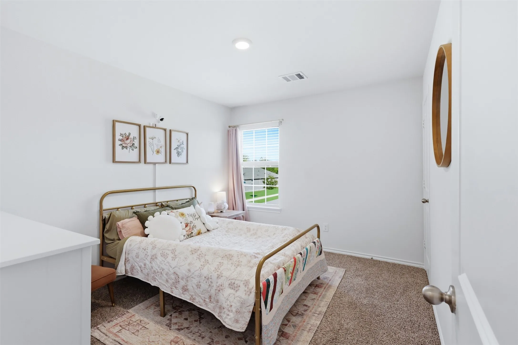 Secondary bedroom