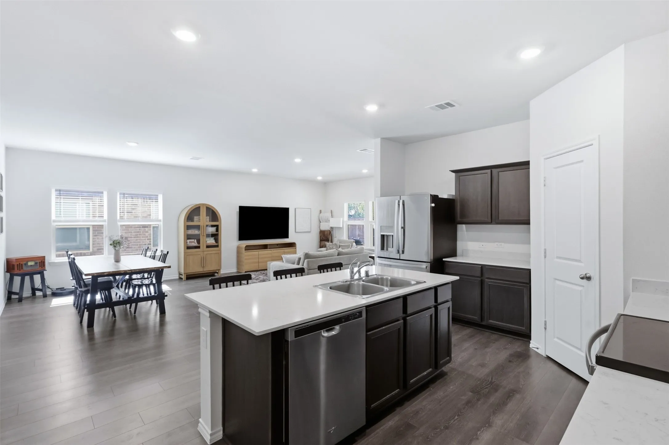 Single Family Residence For Sale in Denton County , 2200 Rustling Oaks Drive, Denton, Texas 76209, 4 Bedroom, 3 Bathroom, 2 Garage spaces, 2,600 Sqft, built in 2022, mls#21345705, Real Estate Agent in Denton, Homes For Sale in Denton county, Homes For Sale in Denton, Realtor in Denton Texas, Real Estate Brokerage Independent Realty Texas, Luminita Cordes Realtor