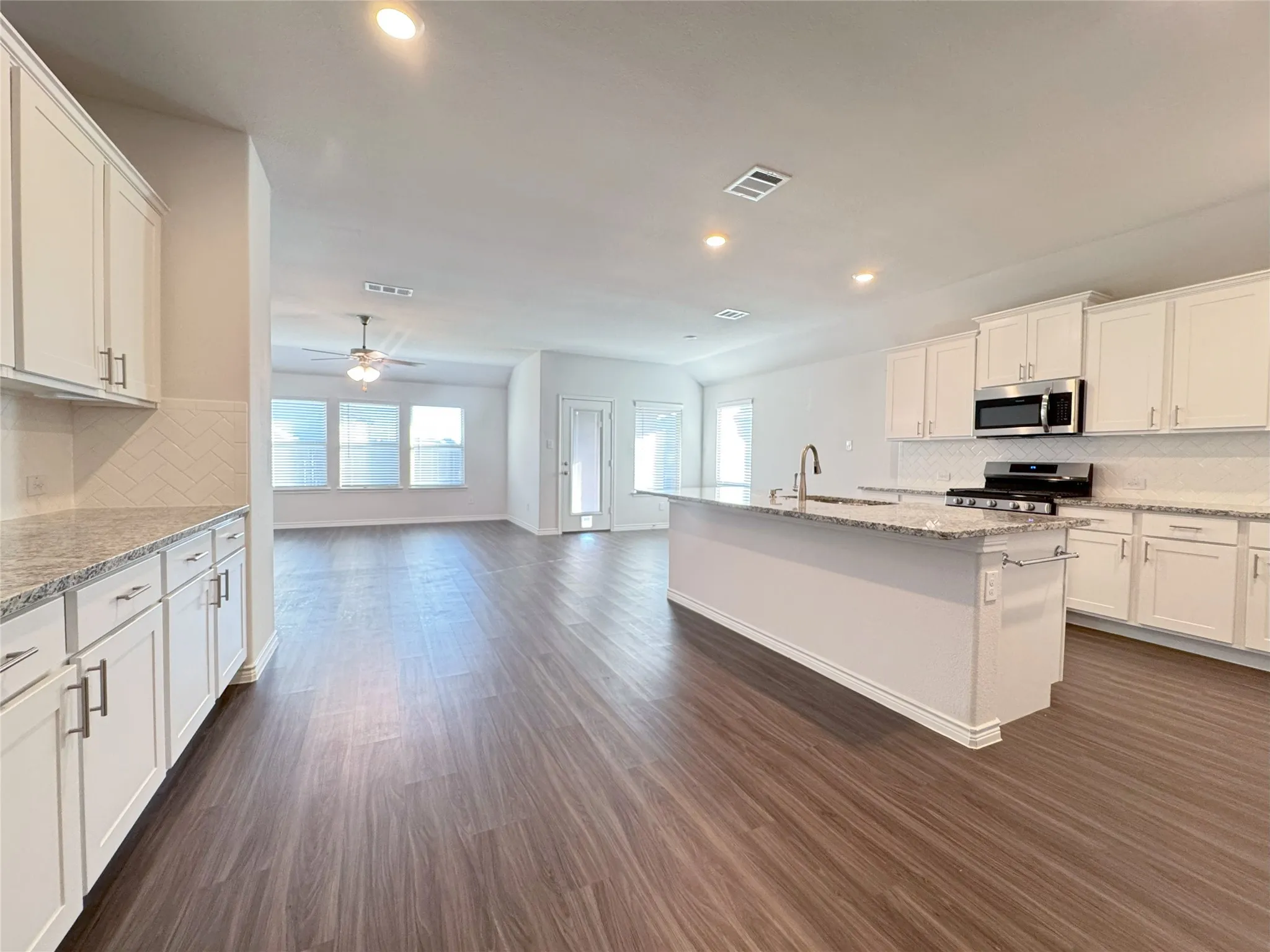 Single Family Residence For Rent in Collin County , 905 Berry Street, Celina, Texas 75009, 4 Bedroom, 2 Bathroom, 2 Garage spaces, 2,023 Sqft, built in 2019, mls#21346392, Real Estate Agent in Celina, Homes For Rent in Collin county, Homes For Rent in Celina, Realtor in Celina Texas, Real Estate Brokerage Independent Realty Texas, Luminita Cordes Realtor