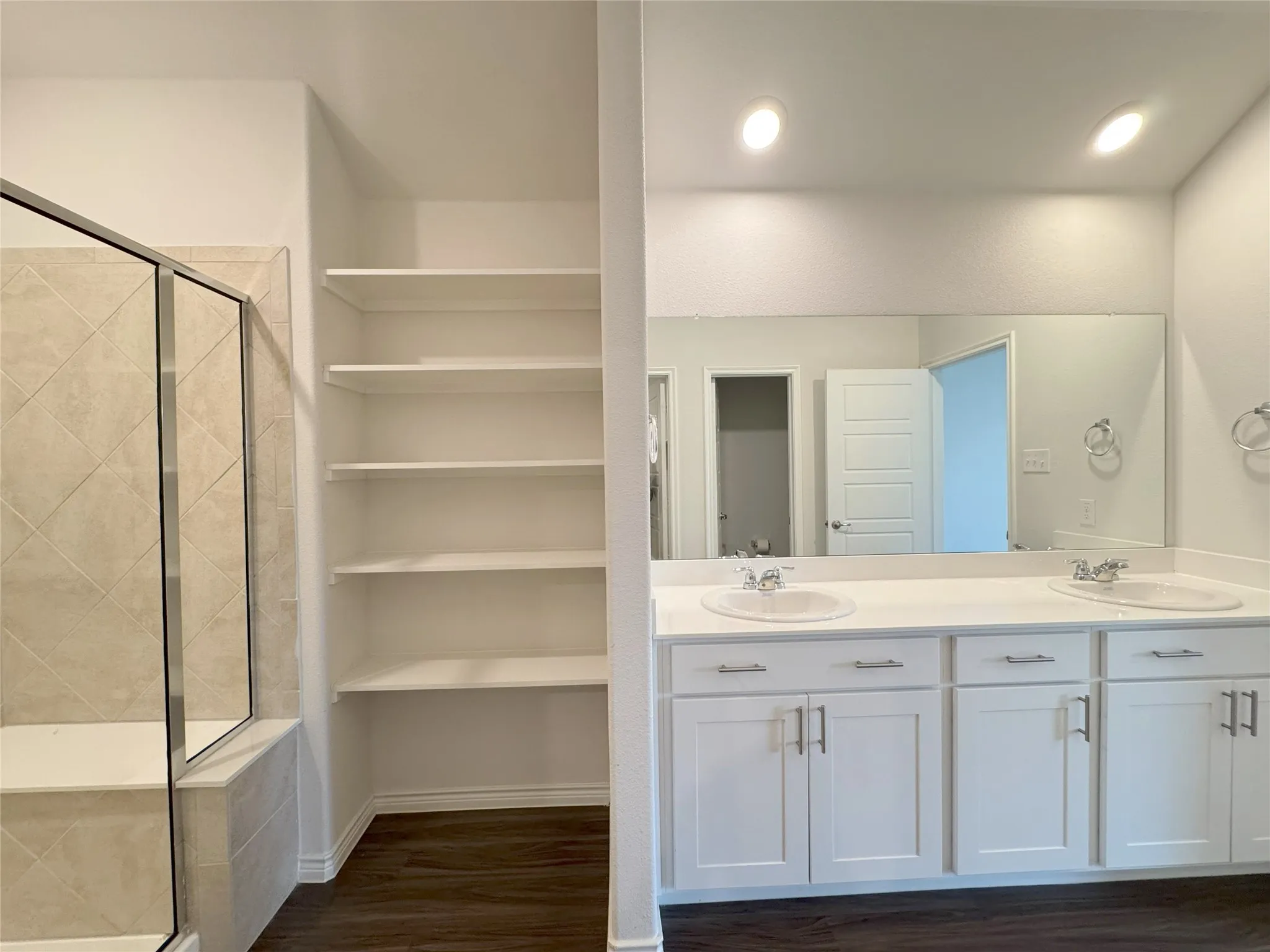 Single Family Residence For Rent in Collin County , 905 Berry Street, Celina, Texas 75009, 4 Bedroom, 2 Bathroom, 2 Garage spaces, 2,023 Sqft, built in 2019, mls#21346392, Real Estate Agent in Celina, Homes For Rent in Collin county, Homes For Rent in Celina, Realtor in Celina Texas, Real Estate Brokerage Independent Realty Texas, Luminita Cordes Realtor