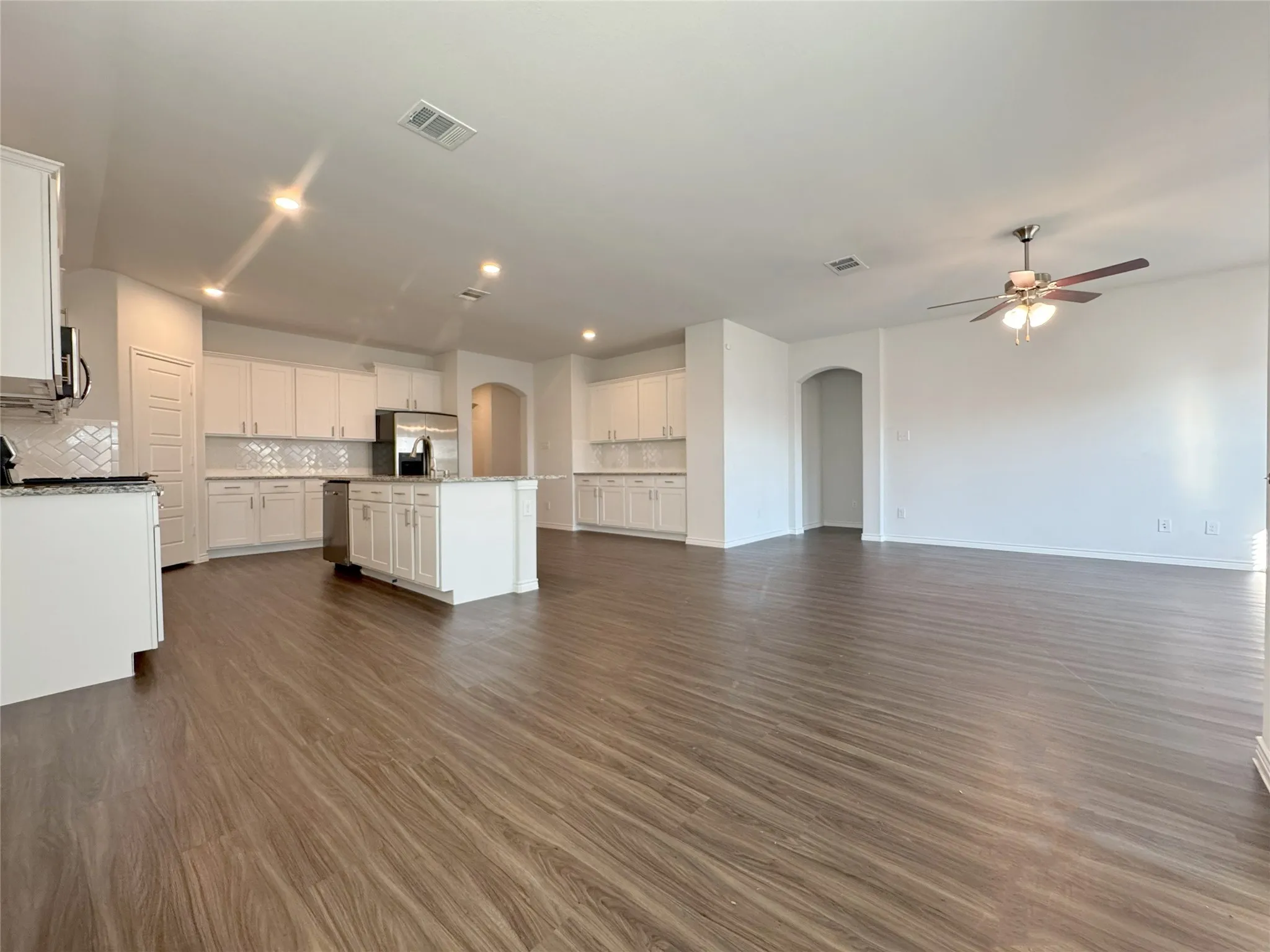 Single Family Residence For Rent in Collin County , 905 Berry Street, Celina, Texas 75009, 4 Bedroom, 2 Bathroom, 2 Garage spaces, 2,023 Sqft, built in 2019, mls#21346392, Real Estate Agent in Celina, Homes For Rent in Collin county, Homes For Rent in Celina, Realtor in Celina Texas, Real Estate Brokerage Independent Realty Texas, Luminita Cordes Realtor