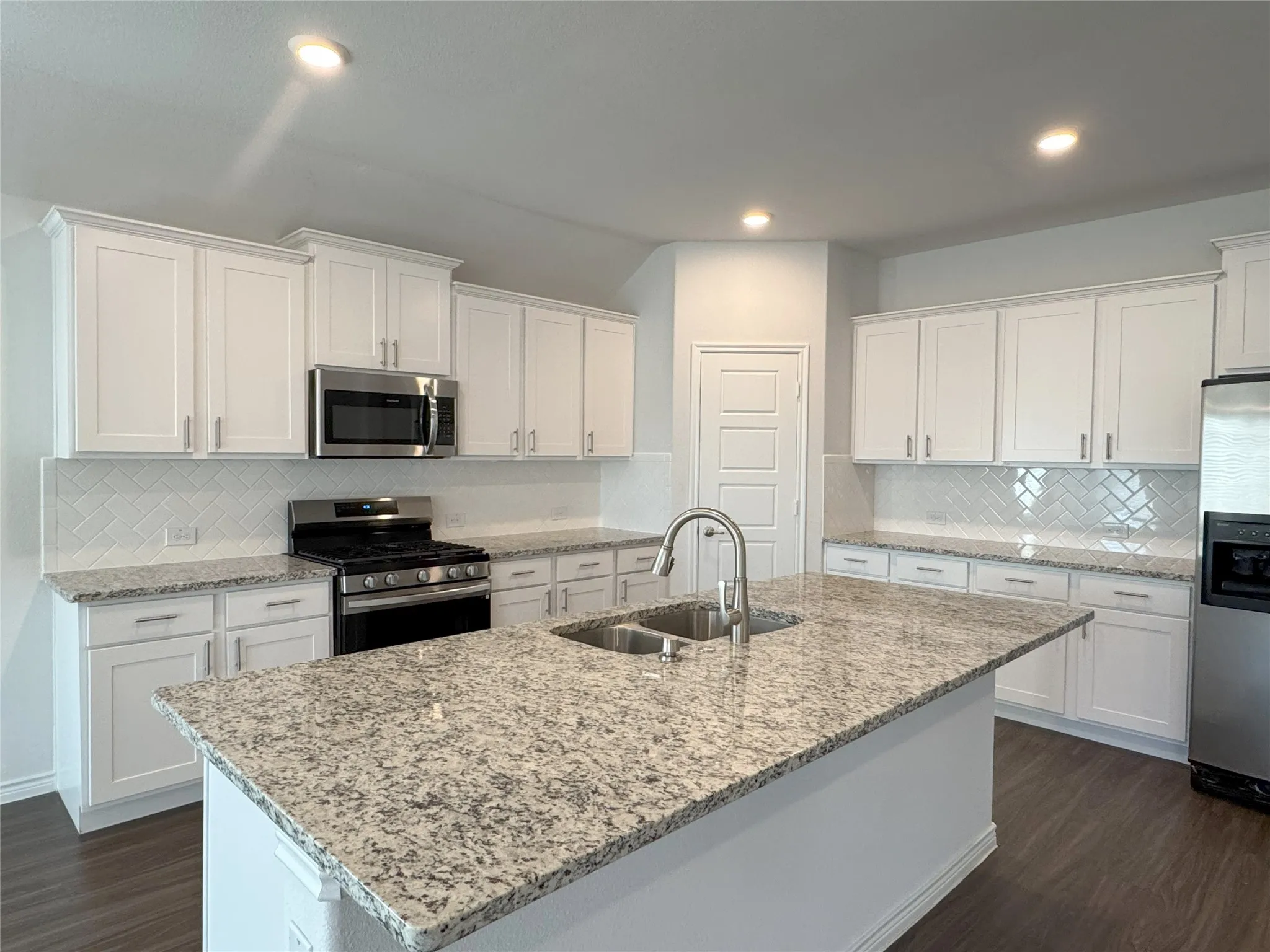 Single Family Residence For Rent in Collin County , 905 Berry Street, Celina, Texas 75009, 4 Bedroom, 2 Bathroom, 2 Garage spaces, 2,023 Sqft, built in 2019, mls#21346392, Real Estate Agent in Celina, Homes For Rent in Collin county, Homes For Rent in Celina, Realtor in Celina Texas, Real Estate Brokerage Independent Realty Texas, Luminita Cordes Realtor