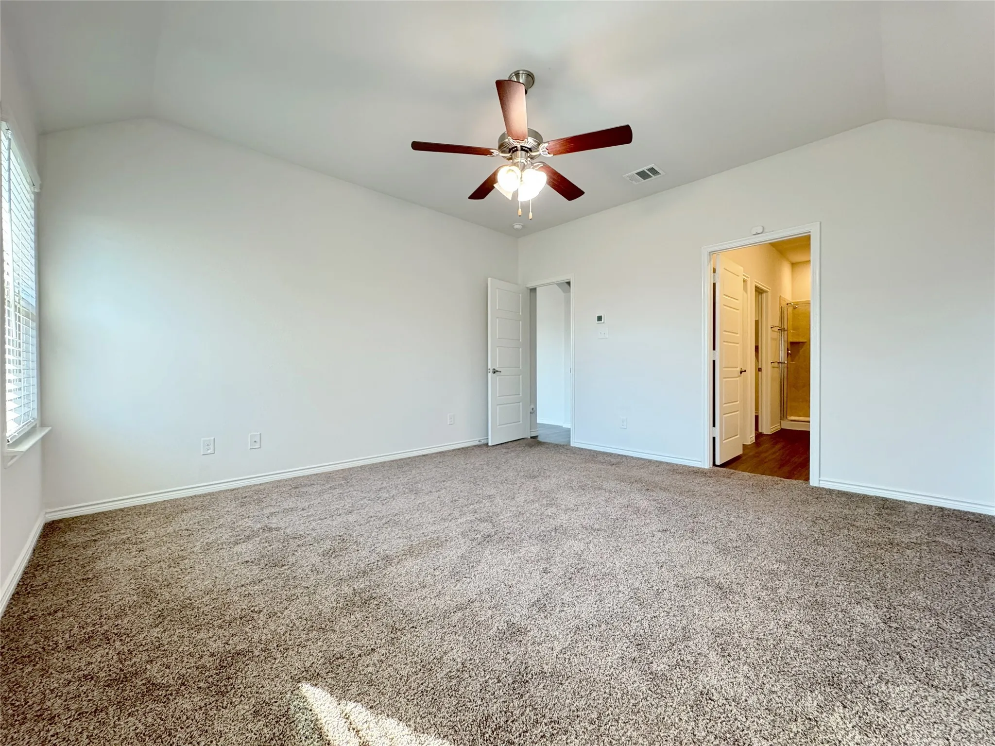 Single Family Residence For Rent in Collin County , 905 Berry Street, Celina, Texas 75009, 4 Bedroom, 2 Bathroom, 2 Garage spaces, 2,023 Sqft, built in 2019, mls#21346392, Real Estate Agent in Celina, Homes For Rent in Collin county, Homes For Rent in Celina, Realtor in Celina Texas, Real Estate Brokerage Independent Realty Texas, Luminita Cordes Realtor