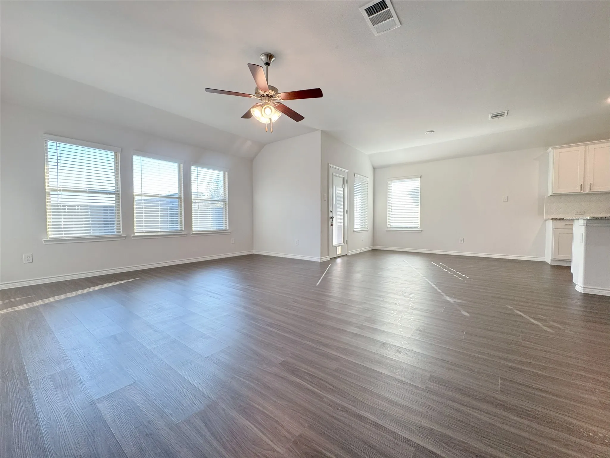 Single Family Residence For Rent in Collin County , 905 Berry Street, Celina, Texas 75009, 4 Bedroom, 2 Bathroom, 2 Garage spaces, 2,023 Sqft, built in 2019, mls#21346392, Real Estate Agent in Celina, Homes For Rent in Collin county, Homes For Rent in Celina, Realtor in Celina Texas, Real Estate Brokerage Independent Realty Texas, Luminita Cordes Realtor