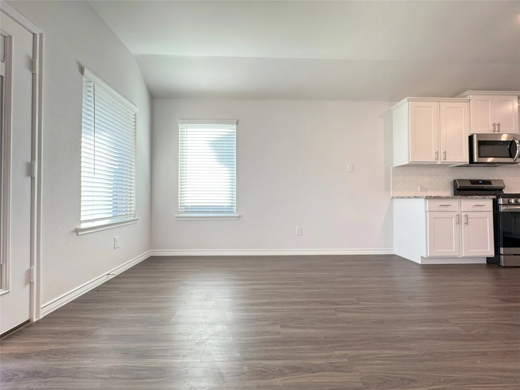 Single Family Residence For Rent in Collin County , 905 Berry Street, Celina, Texas 75009, 4 Bedroom, 2 Bathroom, 2 Garage spaces, 2,023 Sqft, built in 2019, mls#21346392, Real Estate Agent in Celina, Homes For Rent in Collin county, Homes For Rent in Celina, Realtor in Celina Texas, Real Estate Brokerage Independent Realty Texas, Luminita Cordes Realtor
