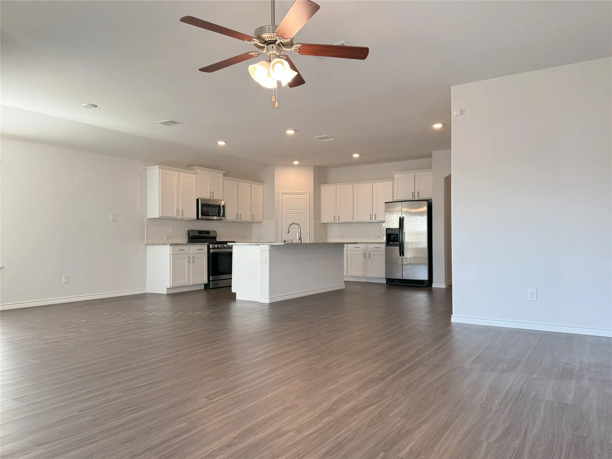 Single Family Residence For Rent in Collin County , 905 Berry Street, Celina, Texas 75009, 4 Bedroom, 2 Bathroom, 2 Garage spaces, 2,023 Sqft, built in 2019, mls#21346392, Real Estate Agent in Celina, Homes For Rent in Collin county, Homes For Rent in Celina, Realtor in Celina Texas, Real Estate Brokerage Independent Realty Texas, Luminita Cordes Realtor