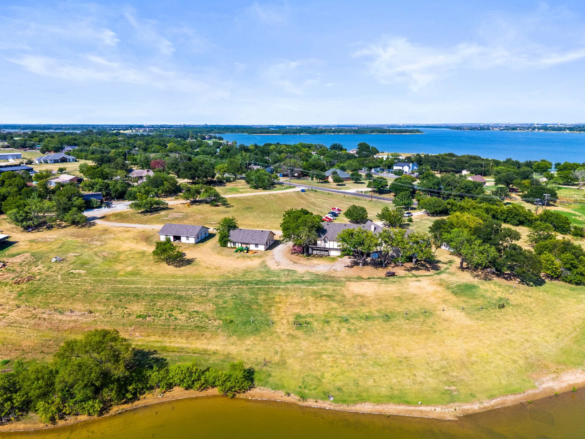Single Family Residence For Sale in Denton County , 1113 Shahan Prairie Road, Little Elm, Texas 75068, 5 Bedroom, 3 Bathroom, 8 Garage spaces, 3,356 Sqft, built in 1963, mls#21346038, Real Estate Agent in Little Elm, Homes For Sale in Denton county, Homes For Sale in Little Elm, Realtor in Little Elm Texas, Real Estate Brokerage Independent Realty Texas, Luminita Cordes Realtor