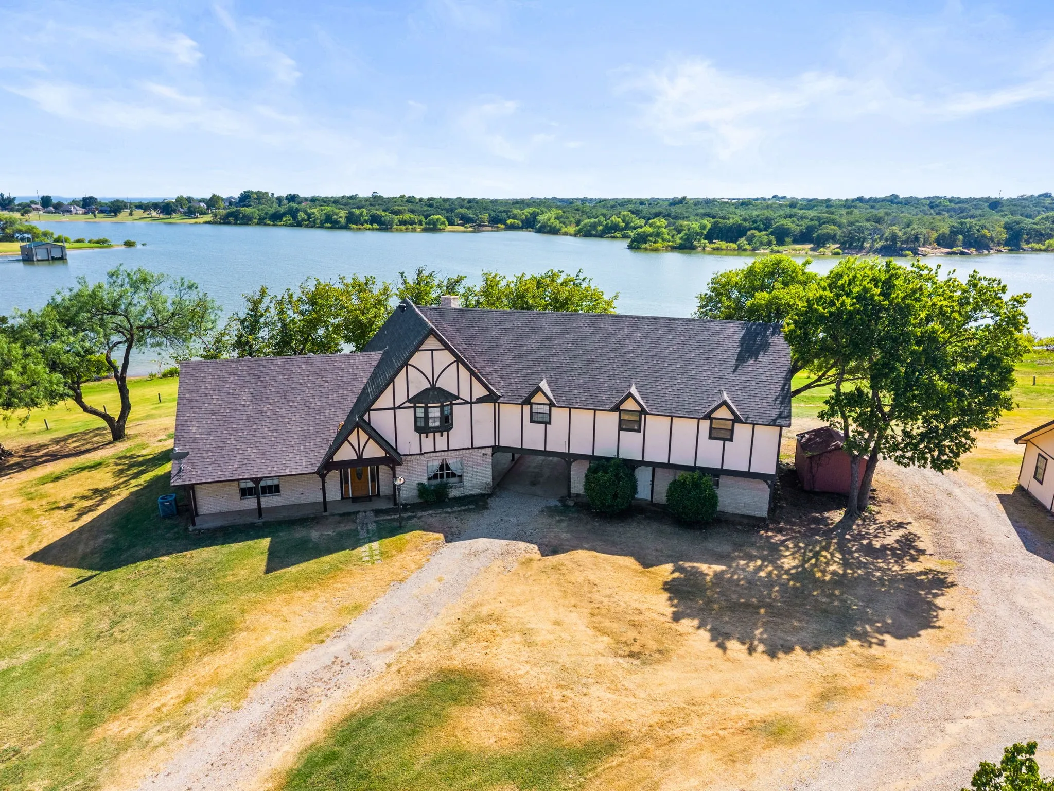 Single Family Residence For Sale in Denton County , 1113 Shahan Prairie Road, Little Elm, Texas 75068, 5 Bedroom, 3 Bathroom, 8 Garage spaces, 3,356 Sqft, built in 1963, mls#21346038, Real Estate Agent in Little Elm, Homes For Sale in Denton county, Homes For Sale in Little Elm, Realtor in Little Elm Texas, Real Estate Brokerage Independent Realty Texas, Luminita Cordes Realtor
