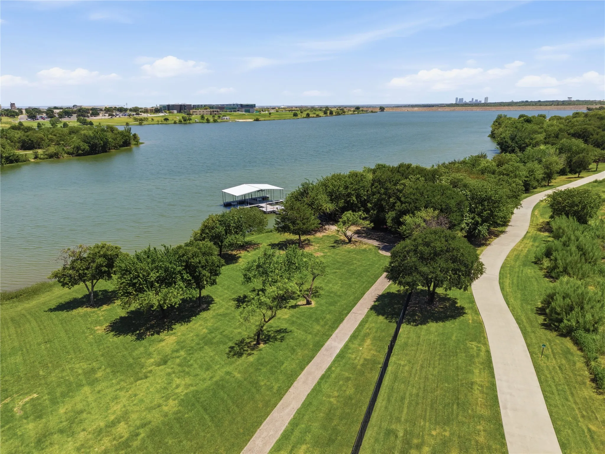 Single Family Residence For Sale in Tarrant County , 5616 Salt Springs Drive, Fort Worth, Texas 76179, 4 Bedroom, 3 Bathroom, 2 Garage spaces, 2,910 Sqft, built in 2019, mls#21346213, Real Estate Agent in Fort Worth, Homes For Sale in Tarrant county, Homes For Sale in Fort Worth, Realtor in Fort Worth Texas, Real Estate Brokerage Independent Realty Texas, Luminita Cordes Realtor