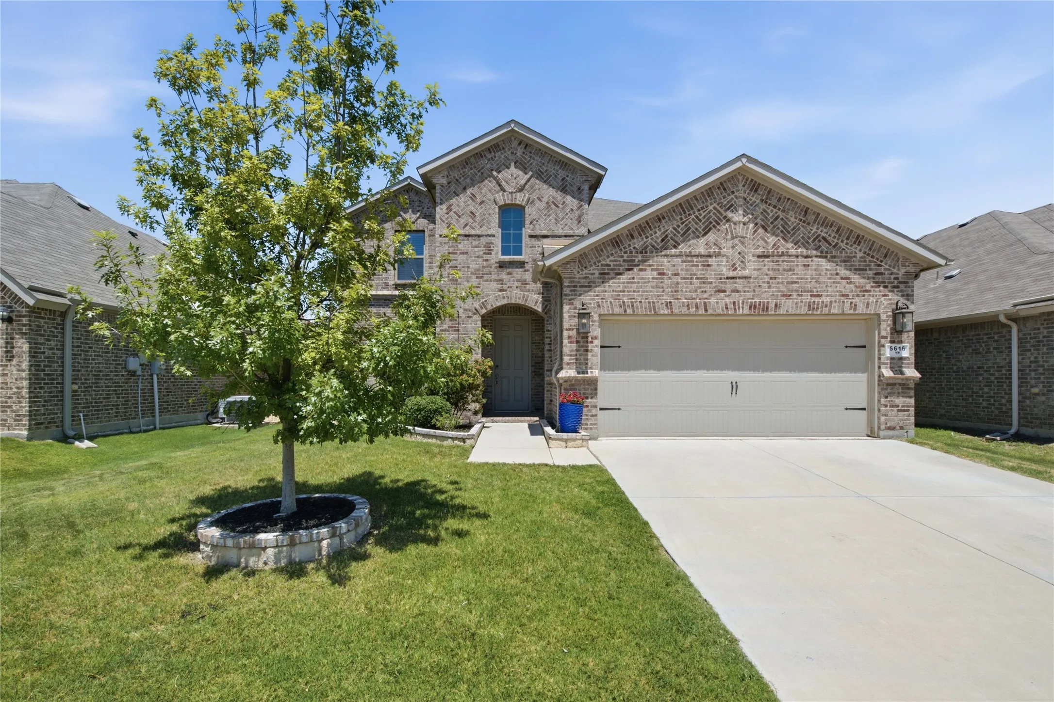 Single Family Residence For Sale in Tarrant County , 5616 Salt Springs Drive, Fort Worth, Texas 76179, 4 Bedroom, 3 Bathroom, 2 Garage spaces, 2,910 Sqft, built in 2019, mls#21346213, Real Estate Agent in Fort Worth, Homes For Sale in Tarrant county, Homes For Sale in Fort Worth, Realtor in Fort Worth Texas, Real Estate Brokerage Independent Realty Texas, Luminita Cordes Realtor