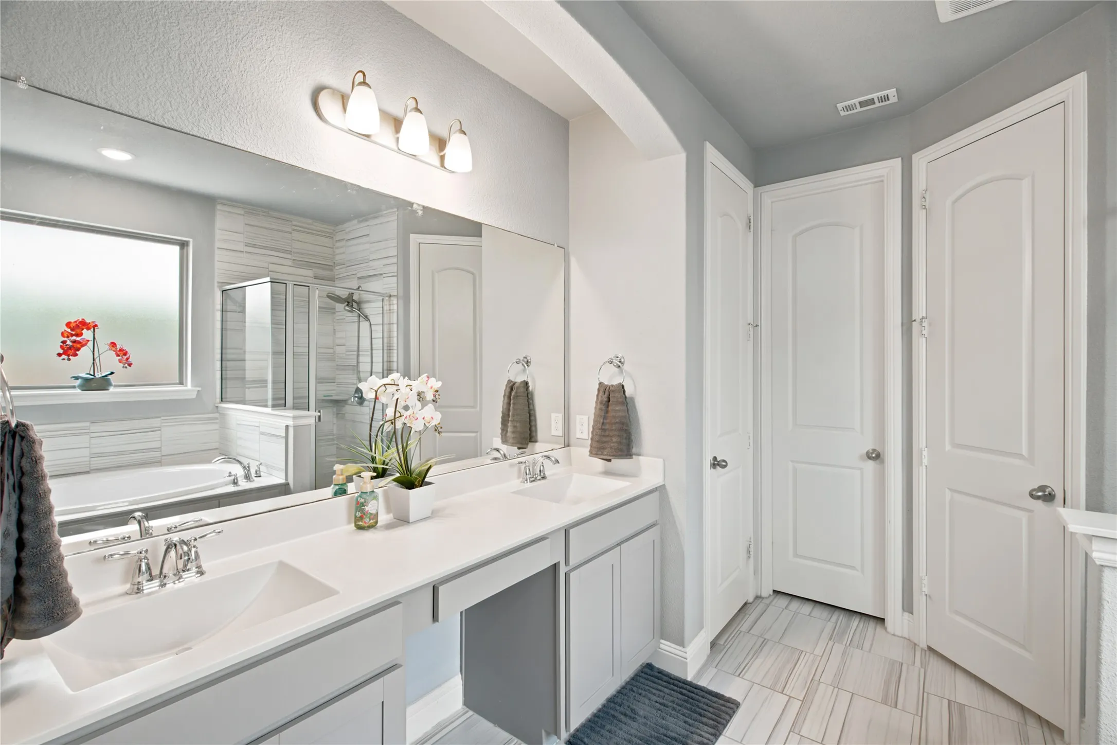 Single Family Residence For Sale in Tarrant County , 5616 Salt Springs Drive, Fort Worth, Texas 76179, 4 Bedroom, 3 Bathroom, 2 Garage spaces, 2,910 Sqft, built in 2019, mls#21346213, Real Estate Agent in Fort Worth, Homes For Sale in Tarrant county, Homes For Sale in Fort Worth, Realtor in Fort Worth Texas, Real Estate Brokerage Independent Realty Texas, Luminita Cordes Realtor