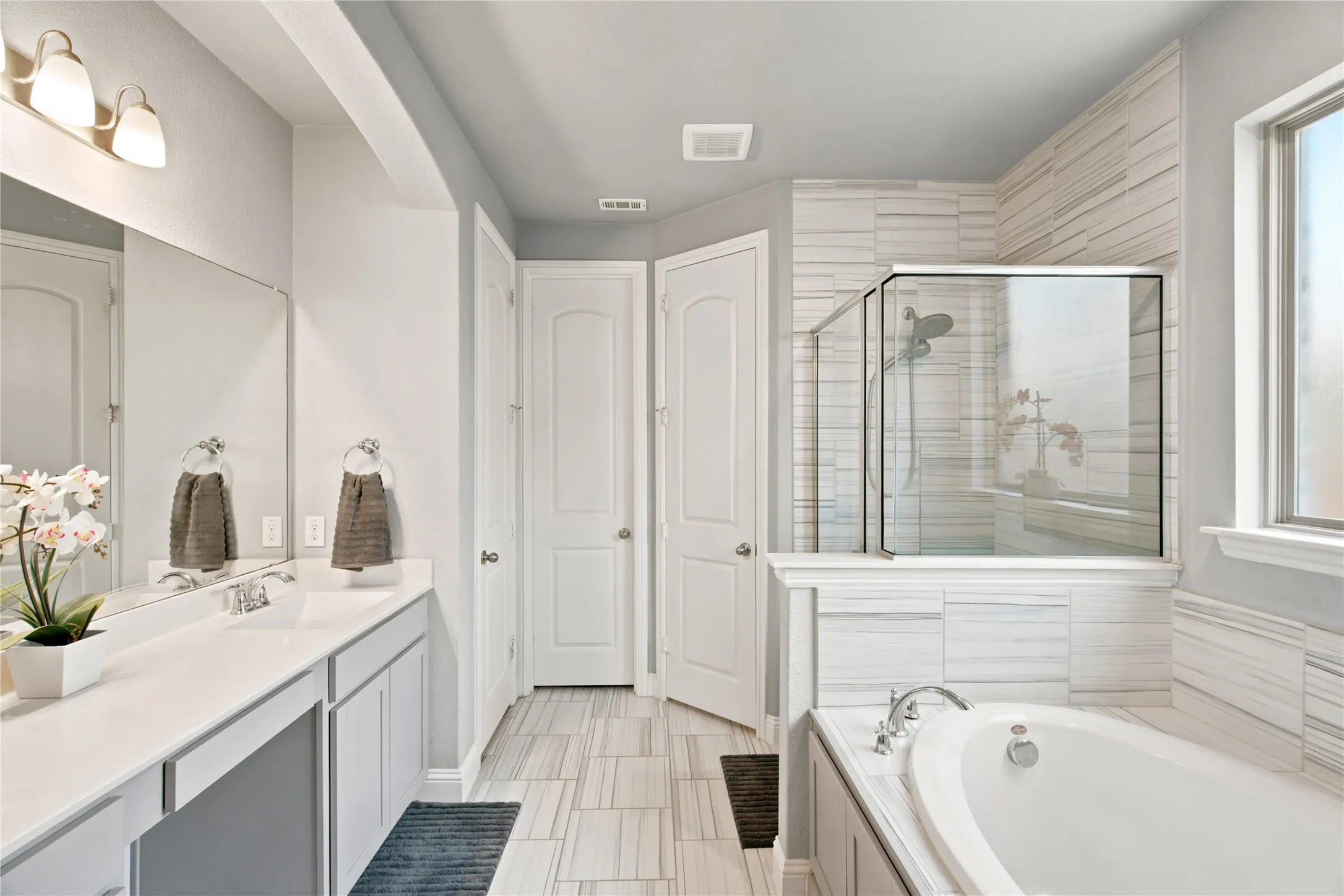 Single Family Residence For Sale in Tarrant County , 5616 Salt Springs Drive, Fort Worth, Texas 76179, 4 Bedroom, 3 Bathroom, 2 Garage spaces, 2,910 Sqft, built in 2019, mls#21346213, Real Estate Agent in Fort Worth, Homes For Sale in Tarrant county, Homes For Sale in Fort Worth, Realtor in Fort Worth Texas, Real Estate Brokerage Independent Realty Texas, Luminita Cordes Realtor