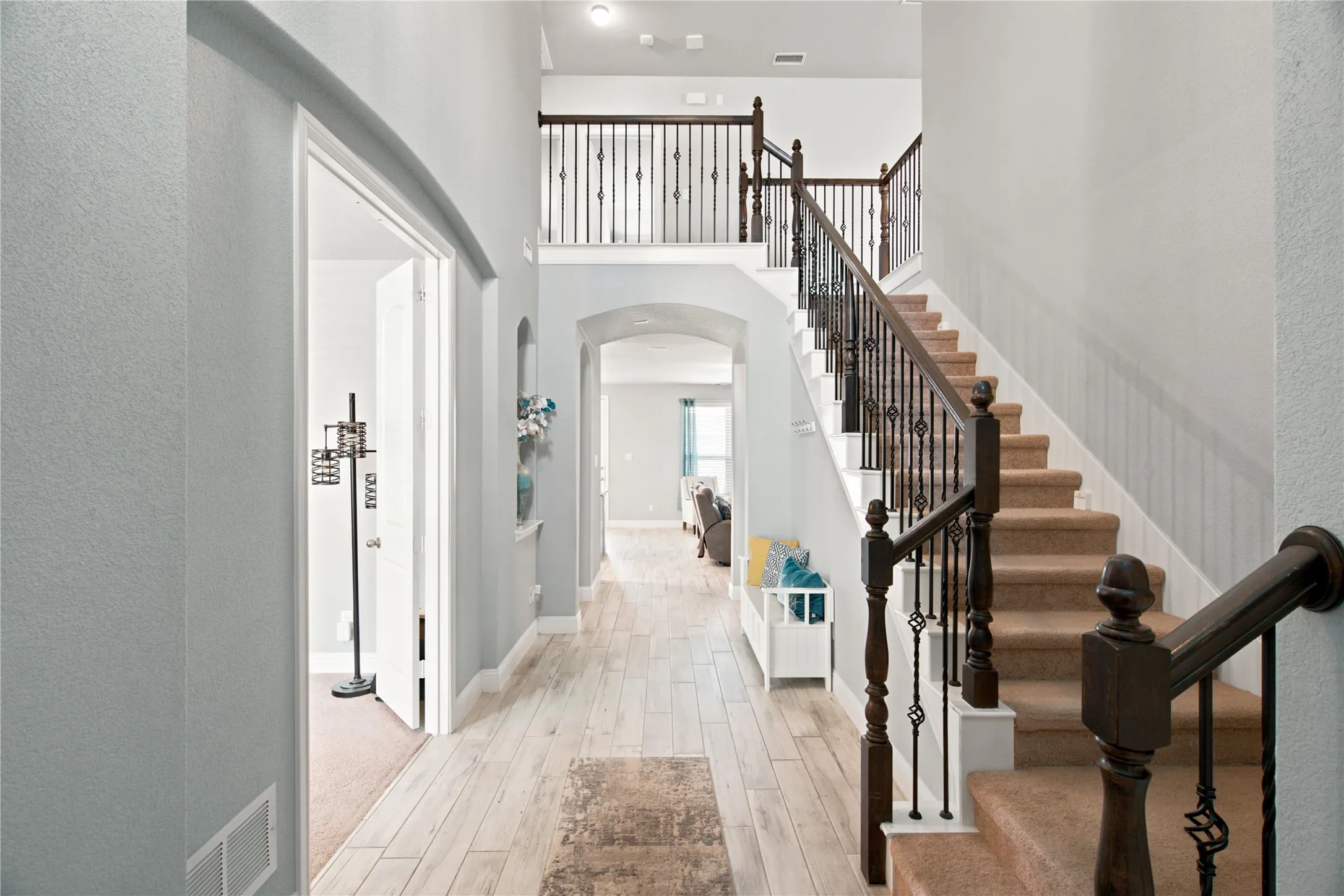 Single Family Residence For Sale in Tarrant County , 5616 Salt Springs Drive, Fort Worth, Texas 76179, 4 Bedroom, 3 Bathroom, 2 Garage spaces, 2,910 Sqft, built in 2019, mls#21346213, Real Estate Agent in Fort Worth, Homes For Sale in Tarrant county, Homes For Sale in Fort Worth, Realtor in Fort Worth Texas, Real Estate Brokerage Independent Realty Texas, Luminita Cordes Realtor