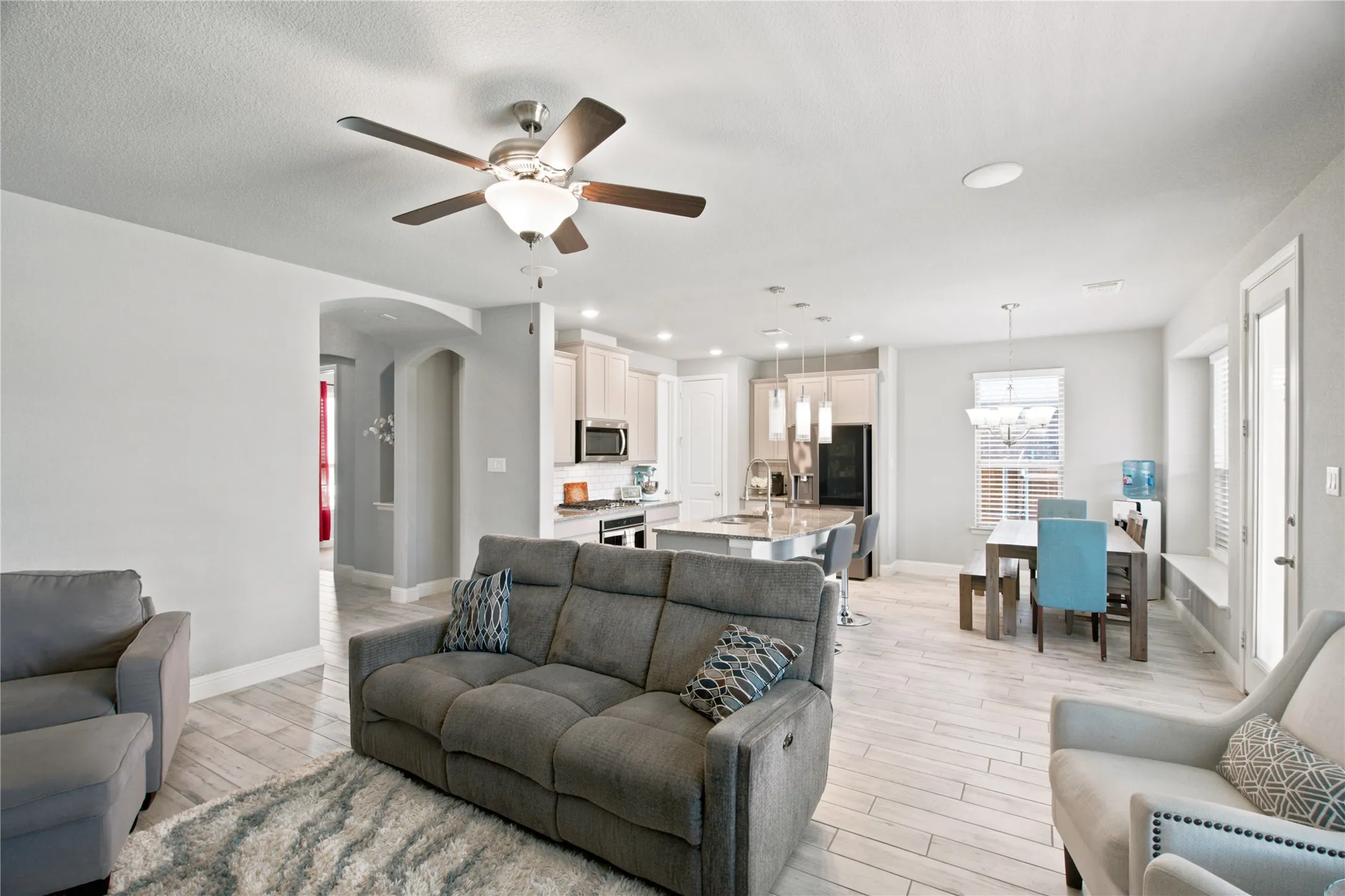 Single Family Residence For Sale in Tarrant County , 5616 Salt Springs Drive, Fort Worth, Texas 76179, 4 Bedroom, 3 Bathroom, 2 Garage spaces, 2,910 Sqft, built in 2019, mls#21346213, Real Estate Agent in Fort Worth, Homes For Sale in Tarrant county, Homes For Sale in Fort Worth, Realtor in Fort Worth Texas, Real Estate Brokerage Independent Realty Texas, Luminita Cordes Realtor