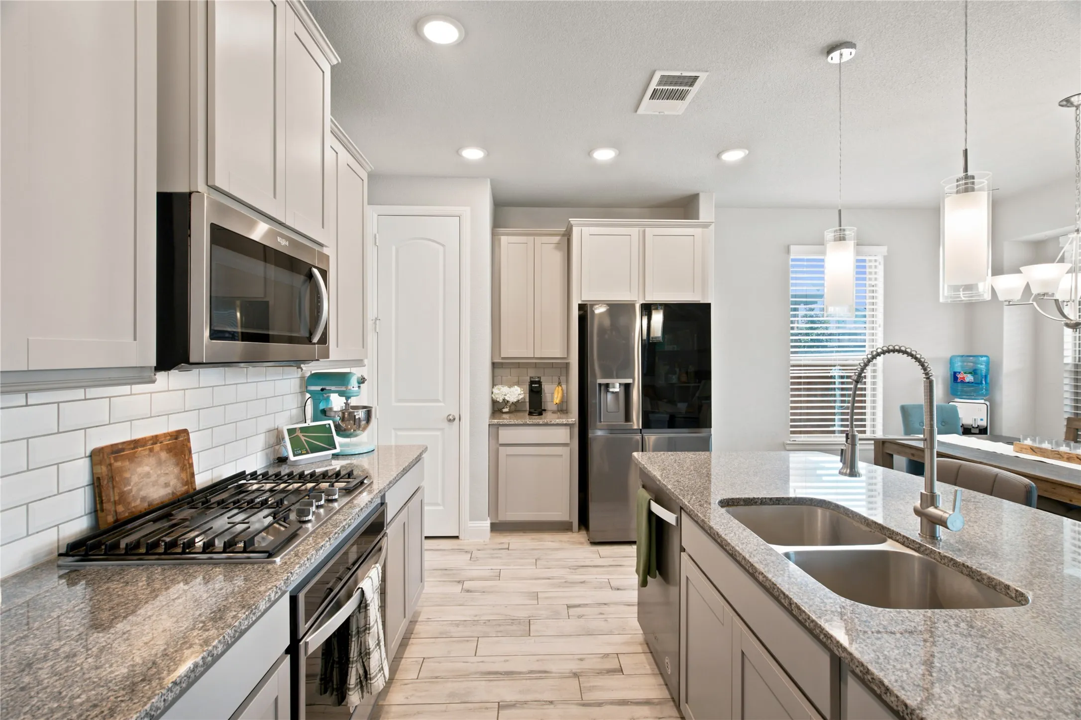 Single Family Residence For Sale in Tarrant County , 5616 Salt Springs Drive, Fort Worth, Texas 76179, 4 Bedroom, 3 Bathroom, 2 Garage spaces, 2,910 Sqft, built in 2019, mls#21346213, Real Estate Agent in Fort Worth, Homes For Sale in Tarrant county, Homes For Sale in Fort Worth, Realtor in Fort Worth Texas, Real Estate Brokerage Independent Realty Texas, Luminita Cordes Realtor