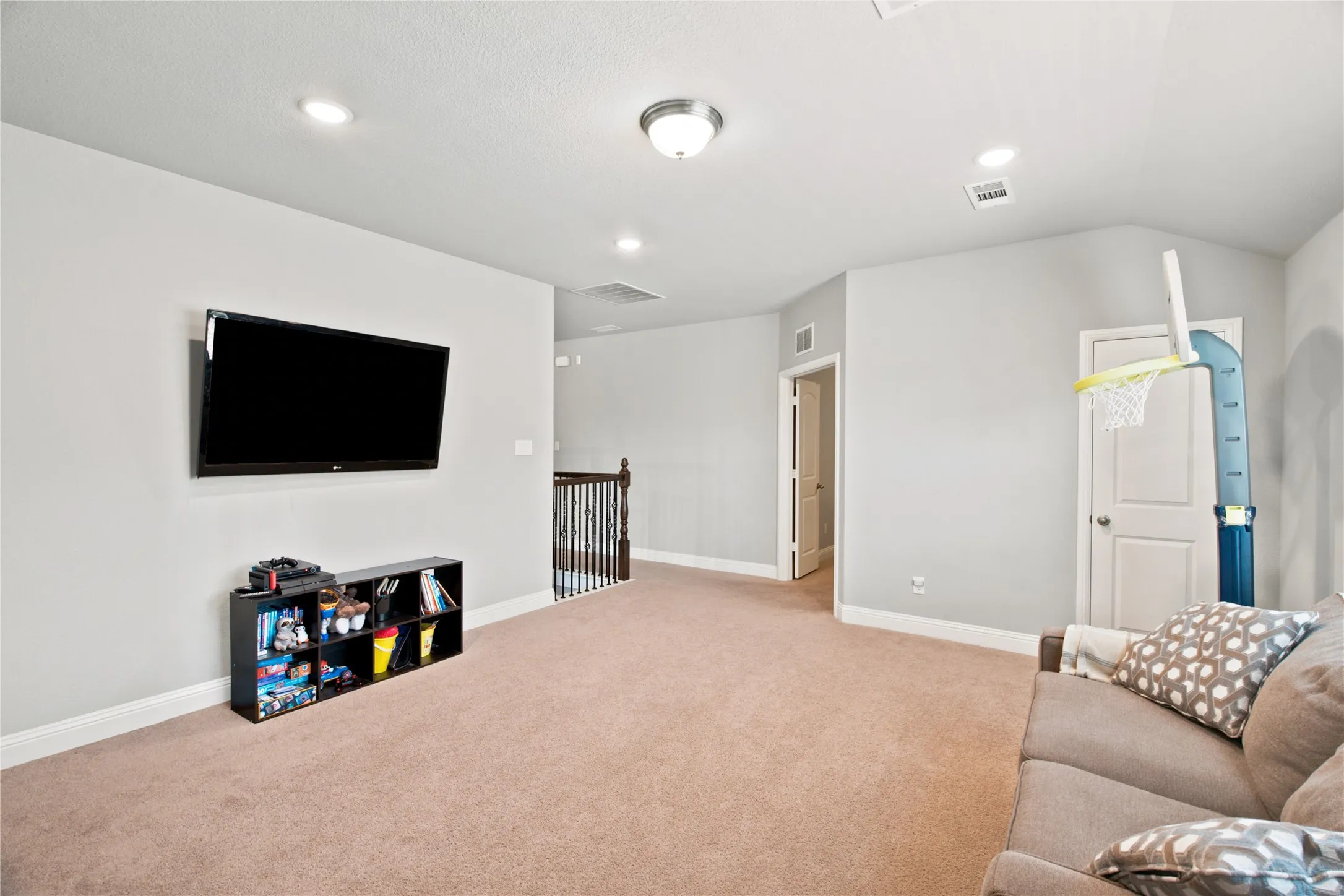 Single Family Residence For Sale in Tarrant County , 5616 Salt Springs Drive, Fort Worth, Texas 76179, 4 Bedroom, 3 Bathroom, 2 Garage spaces, 2,910 Sqft, built in 2019, mls#21346213, Real Estate Agent in Fort Worth, Homes For Sale in Tarrant county, Homes For Sale in Fort Worth, Realtor in Fort Worth Texas, Real Estate Brokerage Independent Realty Texas, Luminita Cordes Realtor
