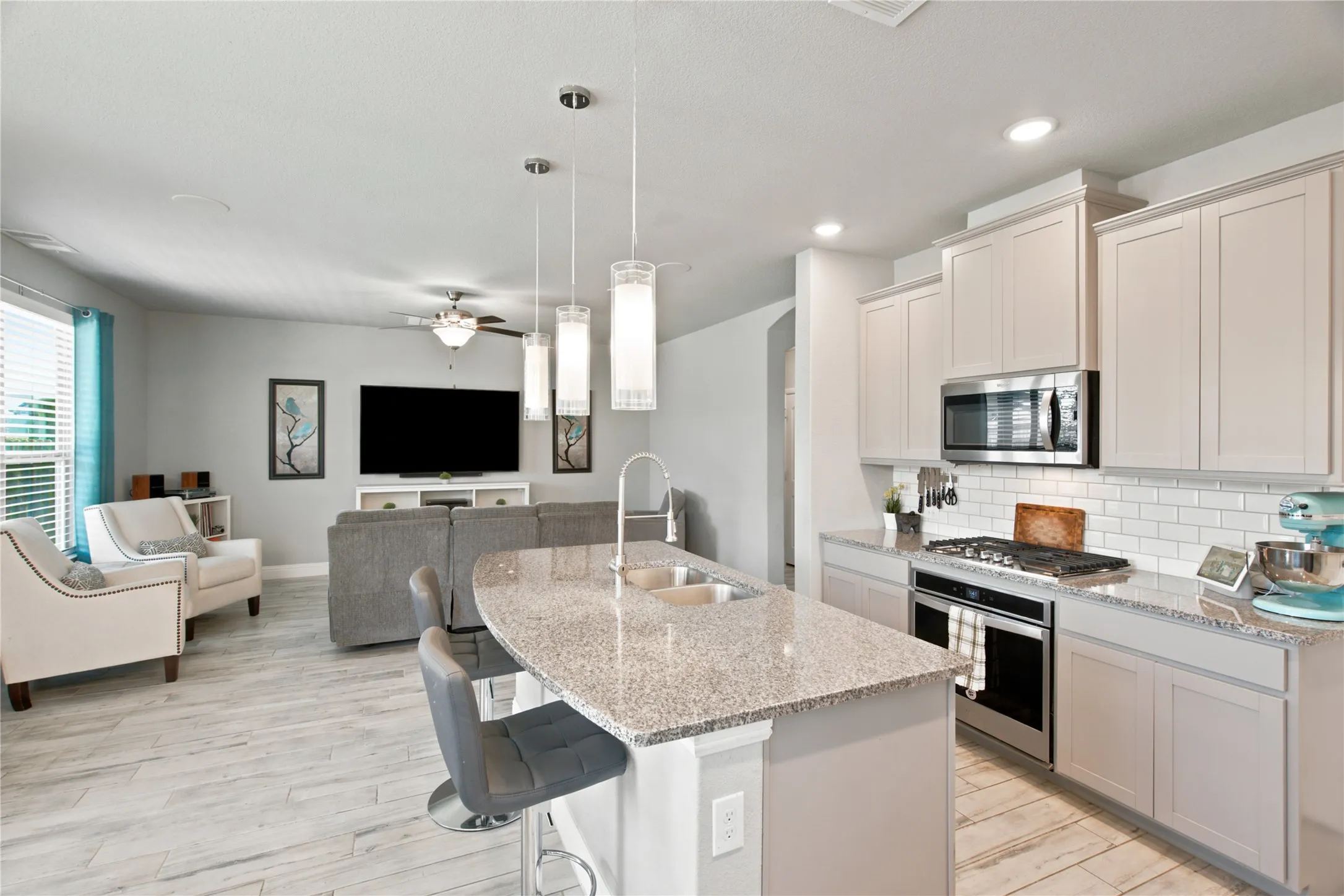 Single Family Residence For Sale in Tarrant County , 5616 Salt Springs Drive, Fort Worth, Texas 76179, 4 Bedroom, 3 Bathroom, 2 Garage spaces, 2,910 Sqft, built in 2019, mls#21346213, Real Estate Agent in Fort Worth, Homes For Sale in Tarrant county, Homes For Sale in Fort Worth, Realtor in Fort Worth Texas, Real Estate Brokerage Independent Realty Texas, Luminita Cordes Realtor