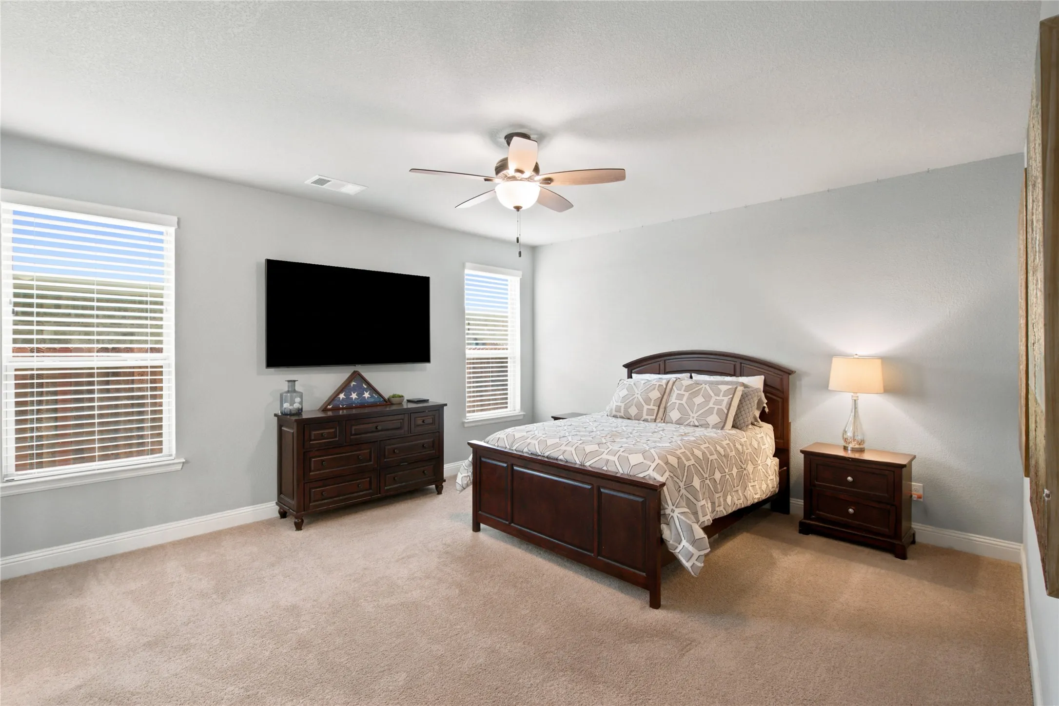 Single Family Residence For Sale in Tarrant County , 5616 Salt Springs Drive, Fort Worth, Texas 76179, 4 Bedroom, 3 Bathroom, 2 Garage spaces, 2,910 Sqft, built in 2019, mls#21346213, Real Estate Agent in Fort Worth, Homes For Sale in Tarrant county, Homes For Sale in Fort Worth, Realtor in Fort Worth Texas, Real Estate Brokerage Independent Realty Texas, Luminita Cordes Realtor