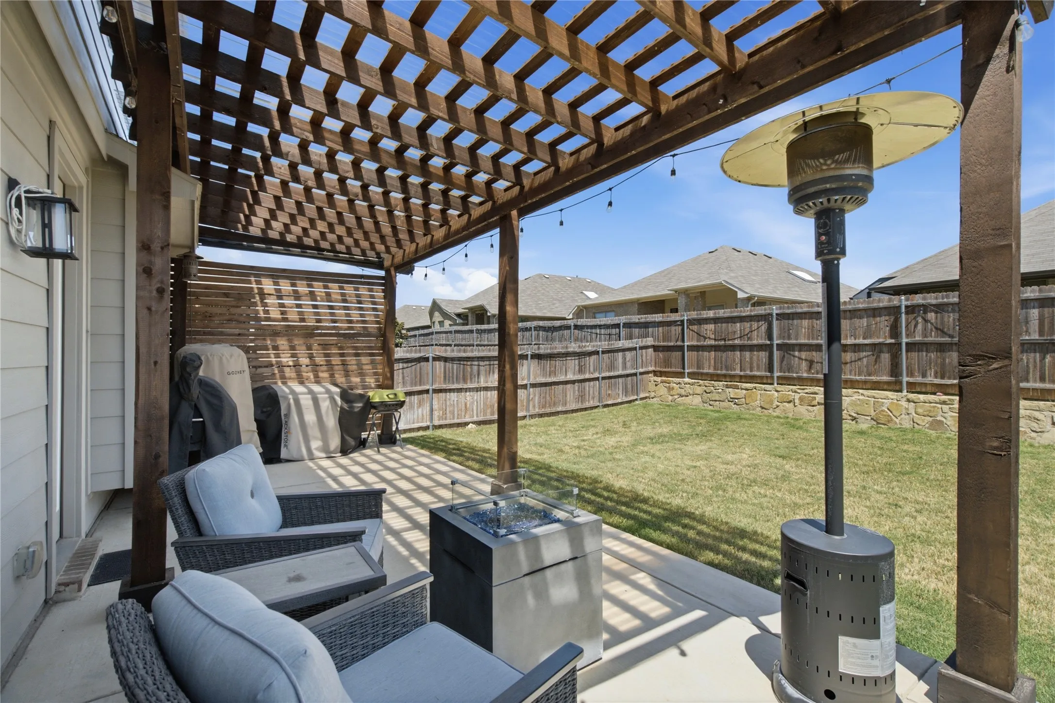 Single Family Residence For Sale in Tarrant County , 5616 Salt Springs Drive, Fort Worth, Texas 76179, 4 Bedroom, 3 Bathroom, 2 Garage spaces, 2,910 Sqft, built in 2019, mls#21346213, Real Estate Agent in Fort Worth, Homes For Sale in Tarrant county, Homes For Sale in Fort Worth, Realtor in Fort Worth Texas, Real Estate Brokerage Independent Realty Texas, Luminita Cordes Realtor