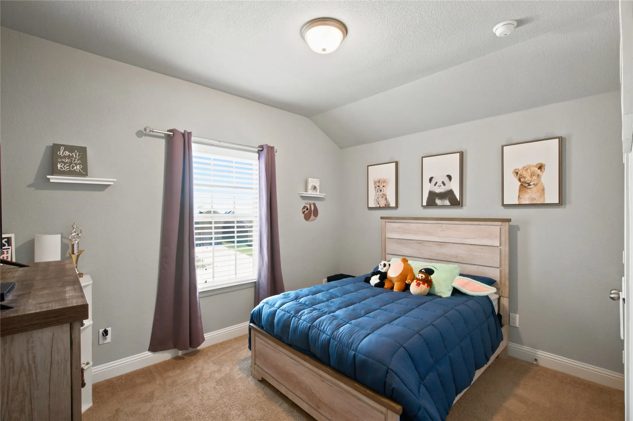 Single Family Residence For Sale in Tarrant County , 5616 Salt Springs Drive, Fort Worth, Texas 76179, 4 Bedroom, 3 Bathroom, 2 Garage spaces, 2,910 Sqft, built in 2019, mls#21346213, Real Estate Agent in Fort Worth, Homes For Sale in Tarrant county, Homes For Sale in Fort Worth, Realtor in Fort Worth Texas, Real Estate Brokerage Independent Realty Texas, Luminita Cordes Realtor
