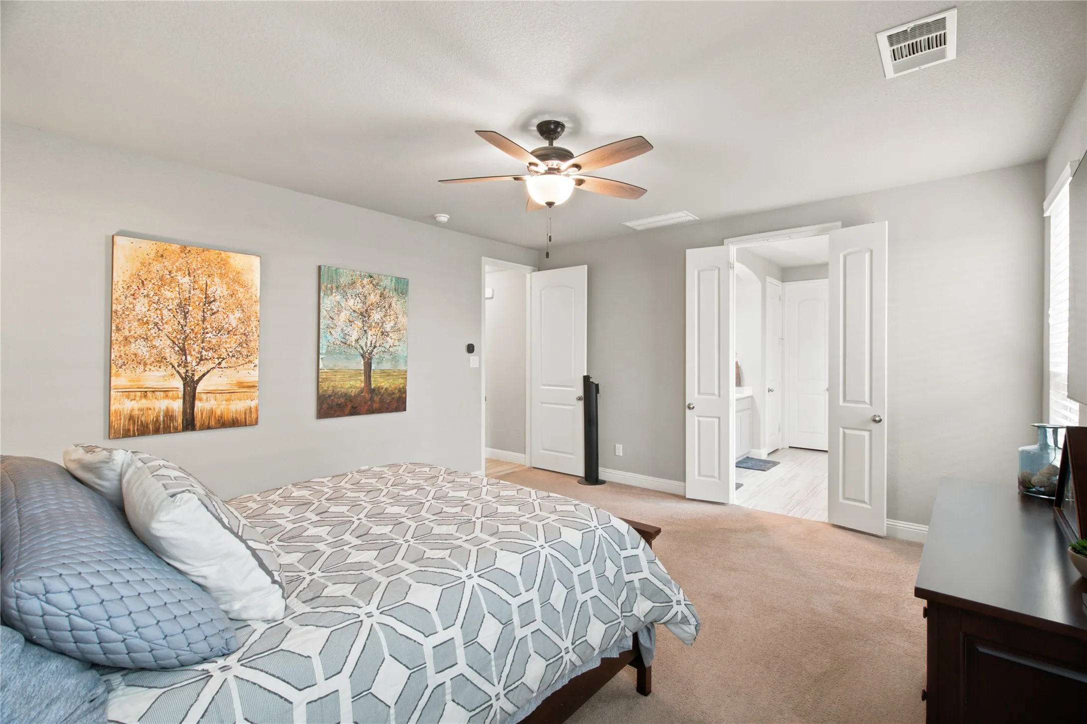 Single Family Residence For Sale in Tarrant County , 5616 Salt Springs Drive, Fort Worth, Texas 76179, 4 Bedroom, 3 Bathroom, 2 Garage spaces, 2,910 Sqft, built in 2019, mls#21346213, Real Estate Agent in Fort Worth, Homes For Sale in Tarrant county, Homes For Sale in Fort Worth, Realtor in Fort Worth Texas, Real Estate Brokerage Independent Realty Texas, Luminita Cordes Realtor