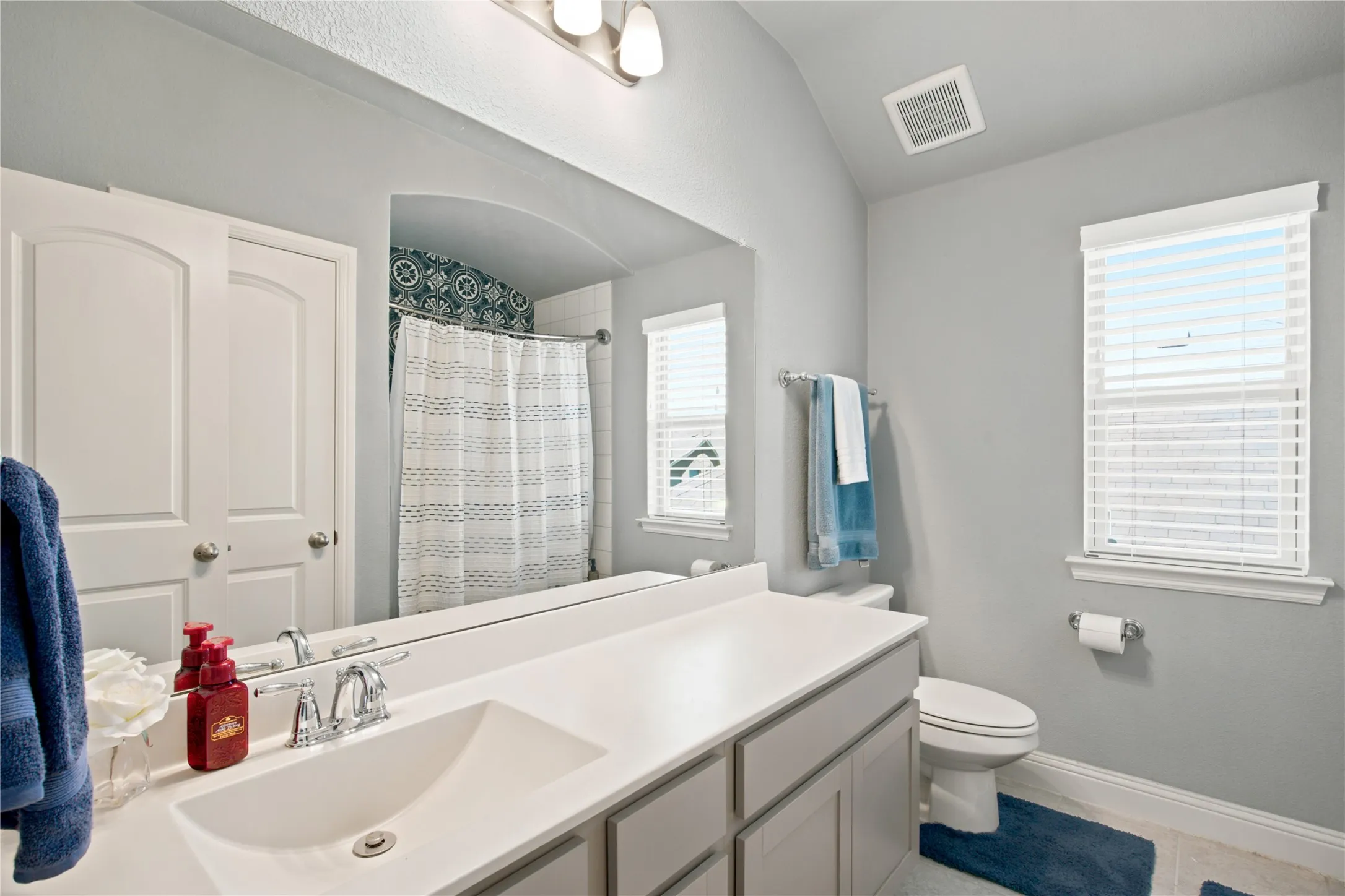 Single Family Residence For Sale in Tarrant County , 5616 Salt Springs Drive, Fort Worth, Texas 76179, 4 Bedroom, 3 Bathroom, 2 Garage spaces, 2,910 Sqft, built in 2019, mls#21346213, Real Estate Agent in Fort Worth, Homes For Sale in Tarrant county, Homes For Sale in Fort Worth, Realtor in Fort Worth Texas, Real Estate Brokerage Independent Realty Texas, Luminita Cordes Realtor