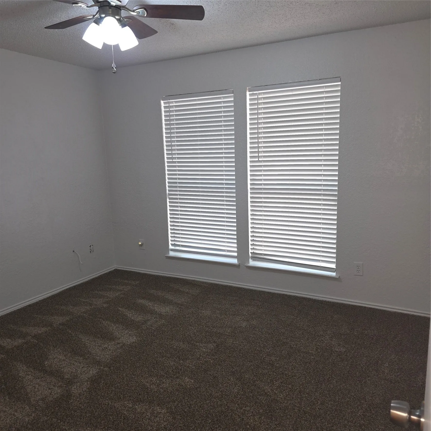 Single Family Residence For Sale in Tarrant County , 5525 Parliament Drive, Arlington, Texas 76017, 3 Bedroom, 2 Bathroom, 2 Garage spaces, 1,567 Sqft, built in 1980, mls#21346330, Real Estate Agent in Arlington, Homes For Sale in Tarrant county, Homes For Sale in Arlington, Realtor in Arlington Texas, Real Estate Brokerage Independent Realty Texas, Luminita Cordes Realtor