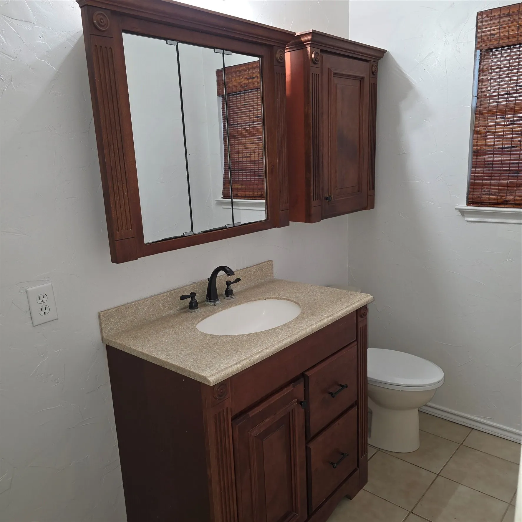 Single Family Residence For Sale in Tarrant County , 5525 Parliament Drive, Arlington, Texas 76017, 3 Bedroom, 2 Bathroom, 2 Garage spaces, 1,567 Sqft, built in 1980, mls#21346330, Real Estate Agent in Arlington, Homes For Sale in Tarrant county, Homes For Sale in Arlington, Realtor in Arlington Texas, Real Estate Brokerage Independent Realty Texas, Luminita Cordes Realtor