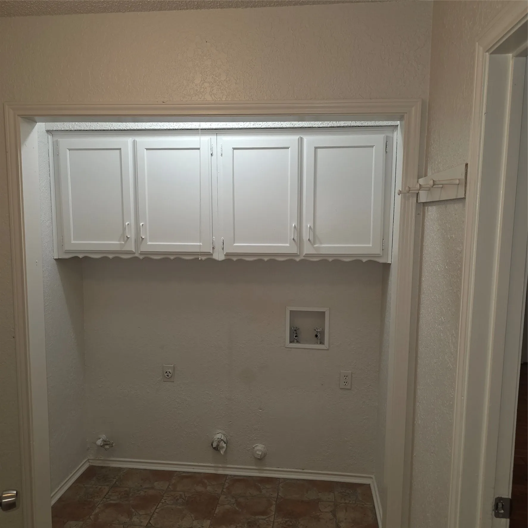 Single Family Residence For Sale in Tarrant County , 5525 Parliament Drive, Arlington, Texas 76017, 3 Bedroom, 2 Bathroom, 2 Garage spaces, 1,567 Sqft, built in 1980, mls#21346330, Real Estate Agent in Arlington, Homes For Sale in Tarrant county, Homes For Sale in Arlington, Realtor in Arlington Texas, Real Estate Brokerage Independent Realty Texas, Luminita Cordes Realtor