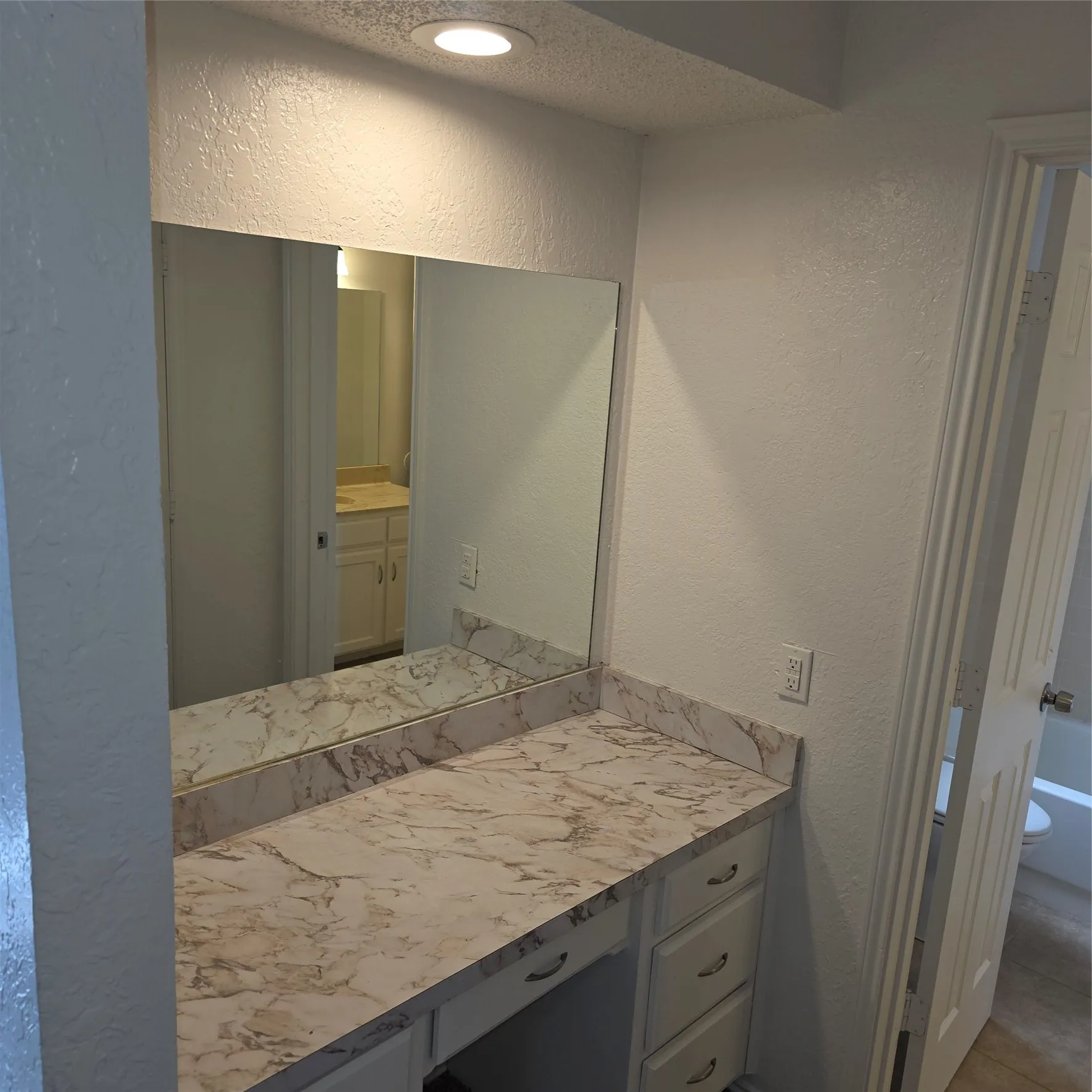 Single Family Residence For Sale in Tarrant County , 5525 Parliament Drive, Arlington, Texas 76017, 3 Bedroom, 2 Bathroom, 2 Garage spaces, 1,567 Sqft, built in 1980, mls#21346330, Real Estate Agent in Arlington, Homes For Sale in Tarrant county, Homes For Sale in Arlington, Realtor in Arlington Texas, Real Estate Brokerage Independent Realty Texas, Luminita Cordes Realtor
