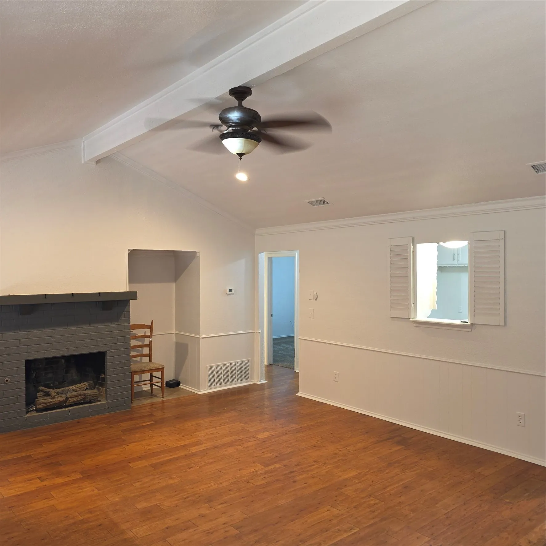 Single Family Residence For Sale in Tarrant County , 5525 Parliament Drive, Arlington, Texas 76017, 3 Bedroom, 2 Bathroom, 2 Garage spaces, 1,567 Sqft, built in 1980, mls#21346330, Real Estate Agent in Arlington, Homes For Sale in Tarrant county, Homes For Sale in Arlington, Realtor in Arlington Texas, Real Estate Brokerage Independent Realty Texas, Luminita Cordes Realtor