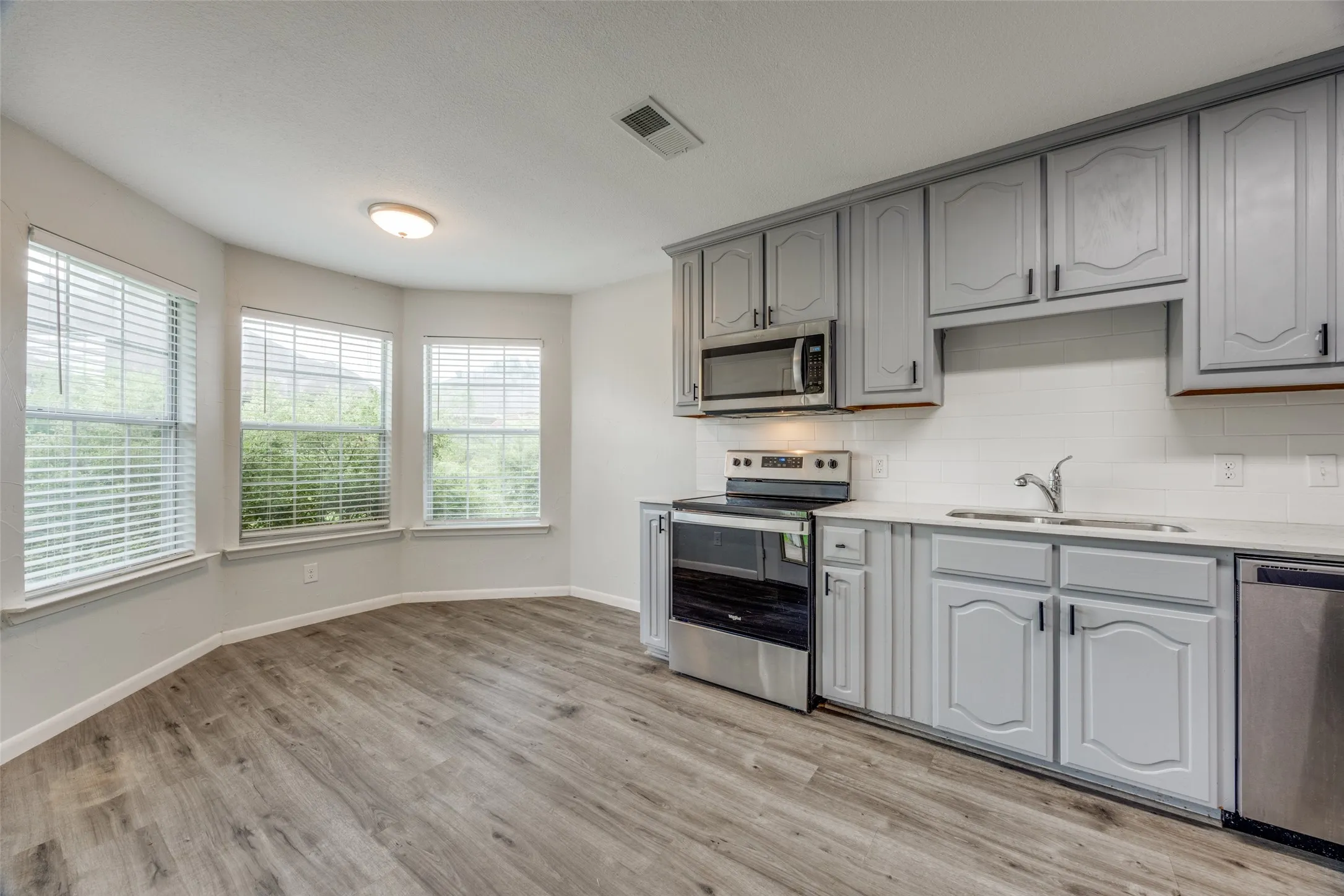 Single Family Residence For Rent in Grayson County , 4817 Hara Lane, Sherman, Texas 75092, 3 Bedroom, 2 Bathroom, 2 Garage spaces, 1,482 Sqft, built in 1993, mls#21346396, Real Estate Agent in Sherman, Homes For Rent in Grayson county, Homes For Rent in Sherman, Realtor in Sherman Texas, Real Estate Brokerage Independent Realty Texas, Luminita Cordes Realtor