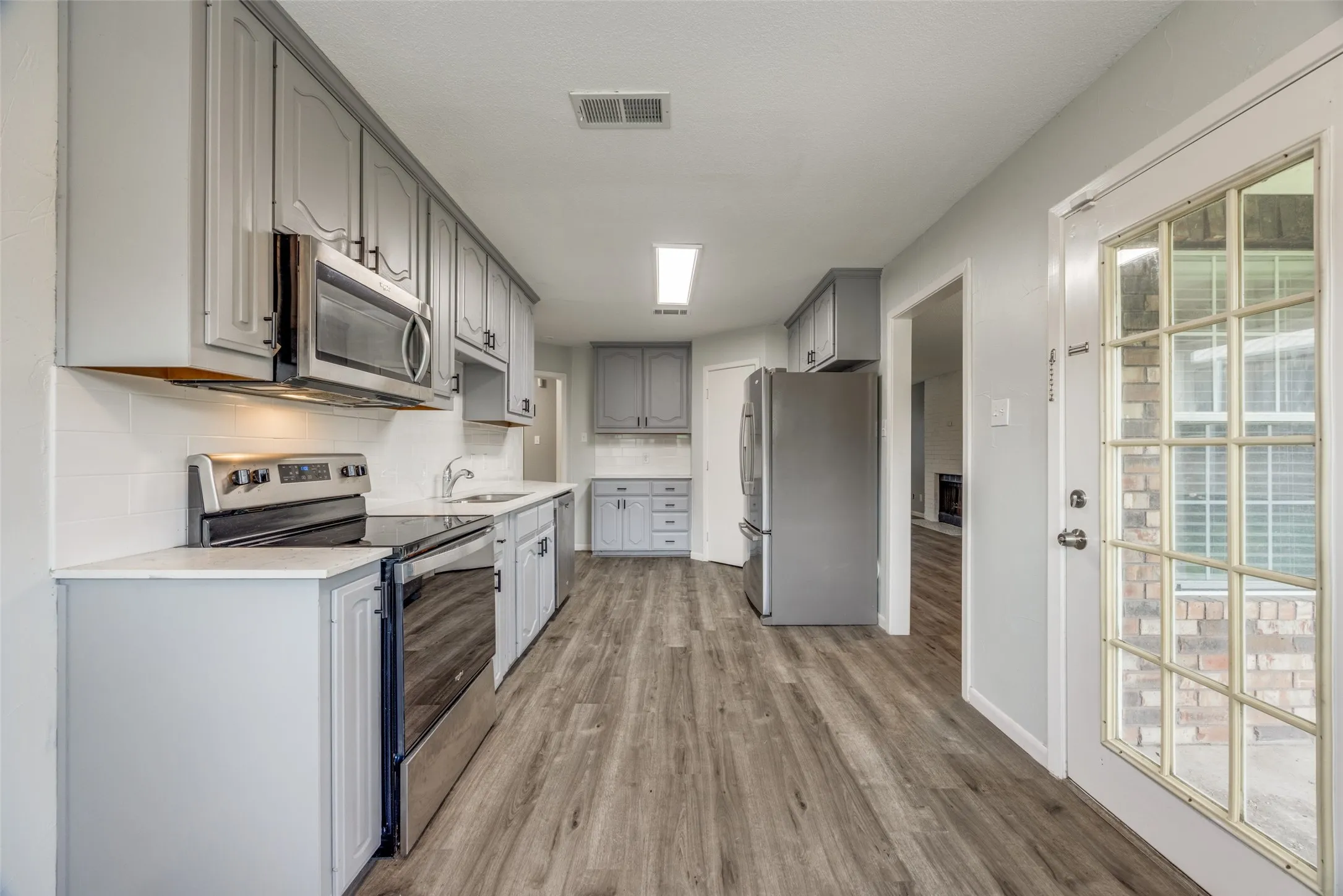 Single Family Residence For Rent in Grayson County , 4817 Hara Lane, Sherman, Texas 75092, 3 Bedroom, 2 Bathroom, 2 Garage spaces, 1,482 Sqft, built in 1993, mls#21346396, Real Estate Agent in Sherman, Homes For Rent in Grayson county, Homes For Rent in Sherman, Realtor in Sherman Texas, Real Estate Brokerage Independent Realty Texas, Luminita Cordes Realtor