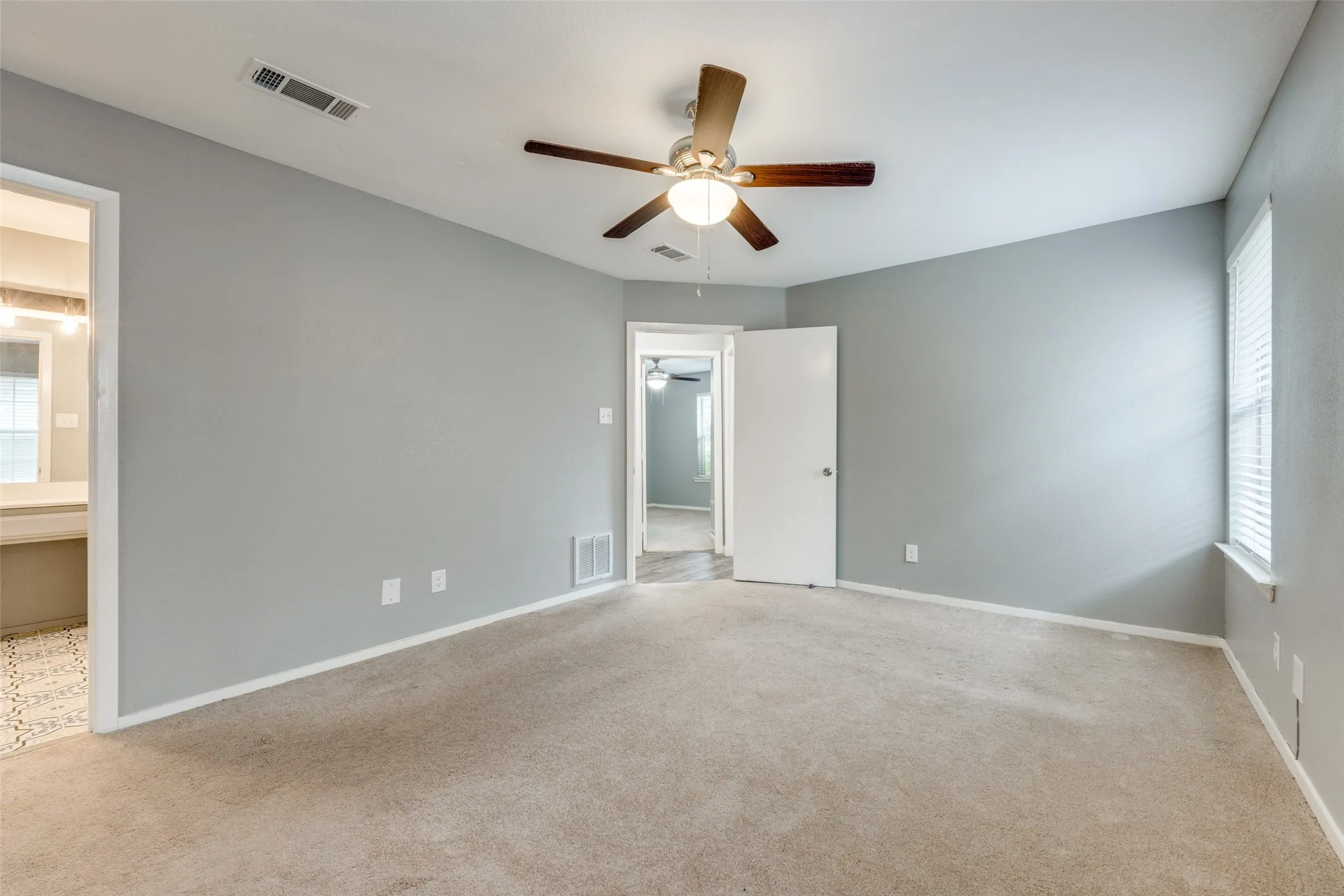 Single Family Residence For Rent in Grayson County , 4817 Hara Lane, Sherman, Texas 75092, 3 Bedroom, 2 Bathroom, 2 Garage spaces, 1,482 Sqft, built in 1993, mls#21346396, Real Estate Agent in Sherman, Homes For Rent in Grayson county, Homes For Rent in Sherman, Realtor in Sherman Texas, Real Estate Brokerage Independent Realty Texas, Luminita Cordes Realtor