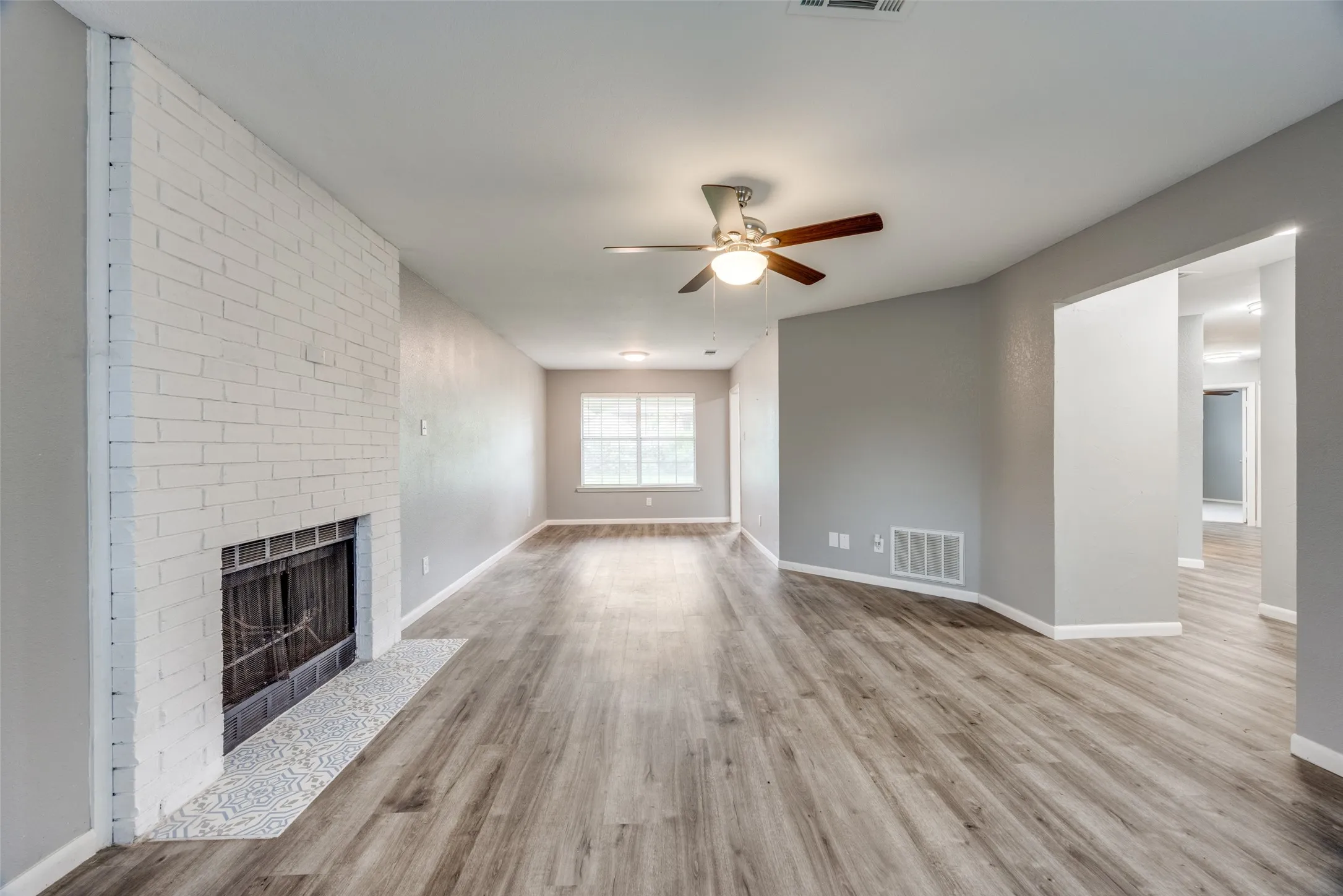 Single Family Residence For Rent in Grayson County , 4817 Hara Lane, Sherman, Texas 75092, 3 Bedroom, 2 Bathroom, 2 Garage spaces, 1,482 Sqft, built in 1993, mls#21346396, Real Estate Agent in Sherman, Homes For Rent in Grayson county, Homes For Rent in Sherman, Realtor in Sherman Texas, Real Estate Brokerage Independent Realty Texas, Luminita Cordes Realtor