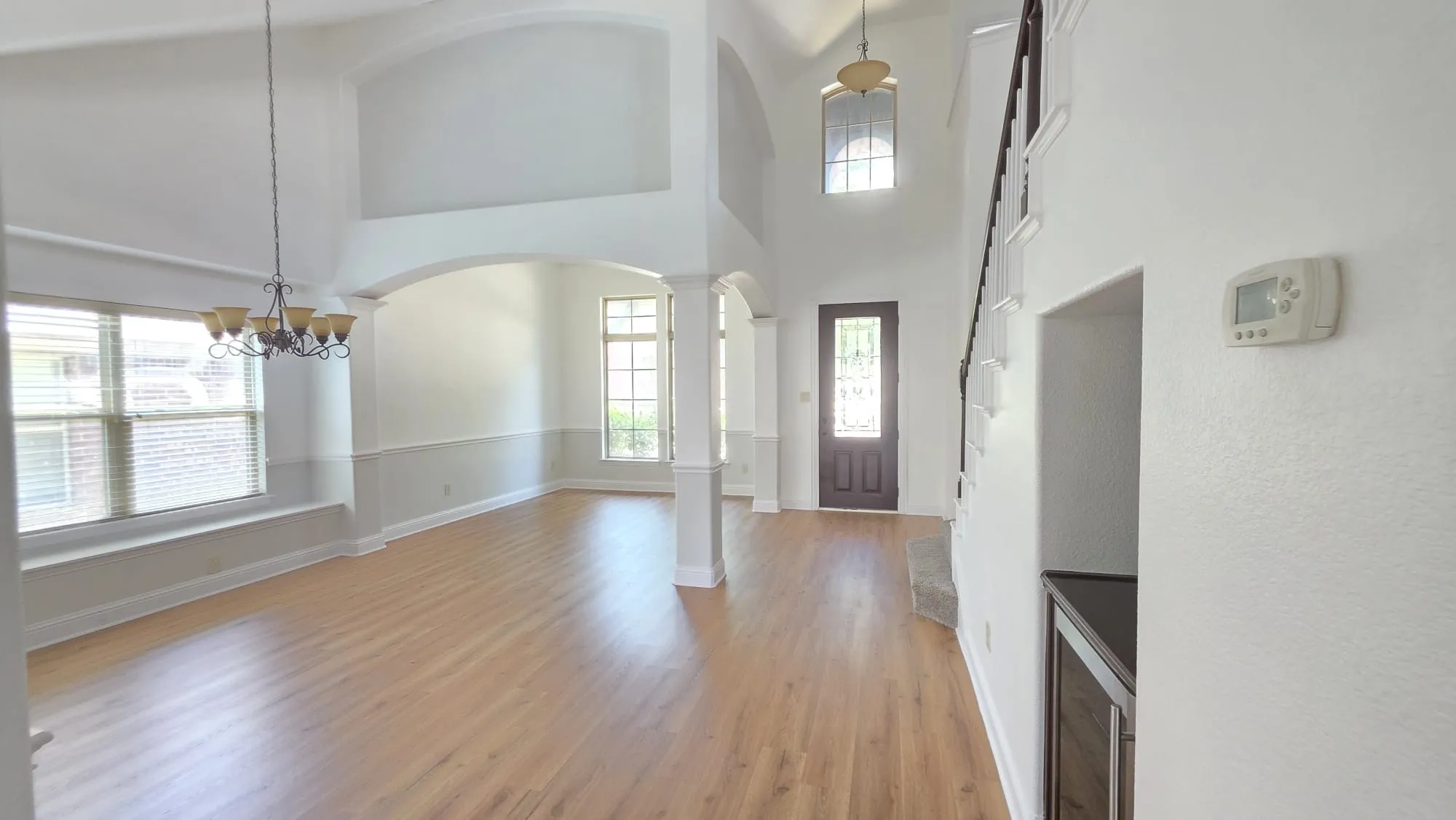 Formal dining and living