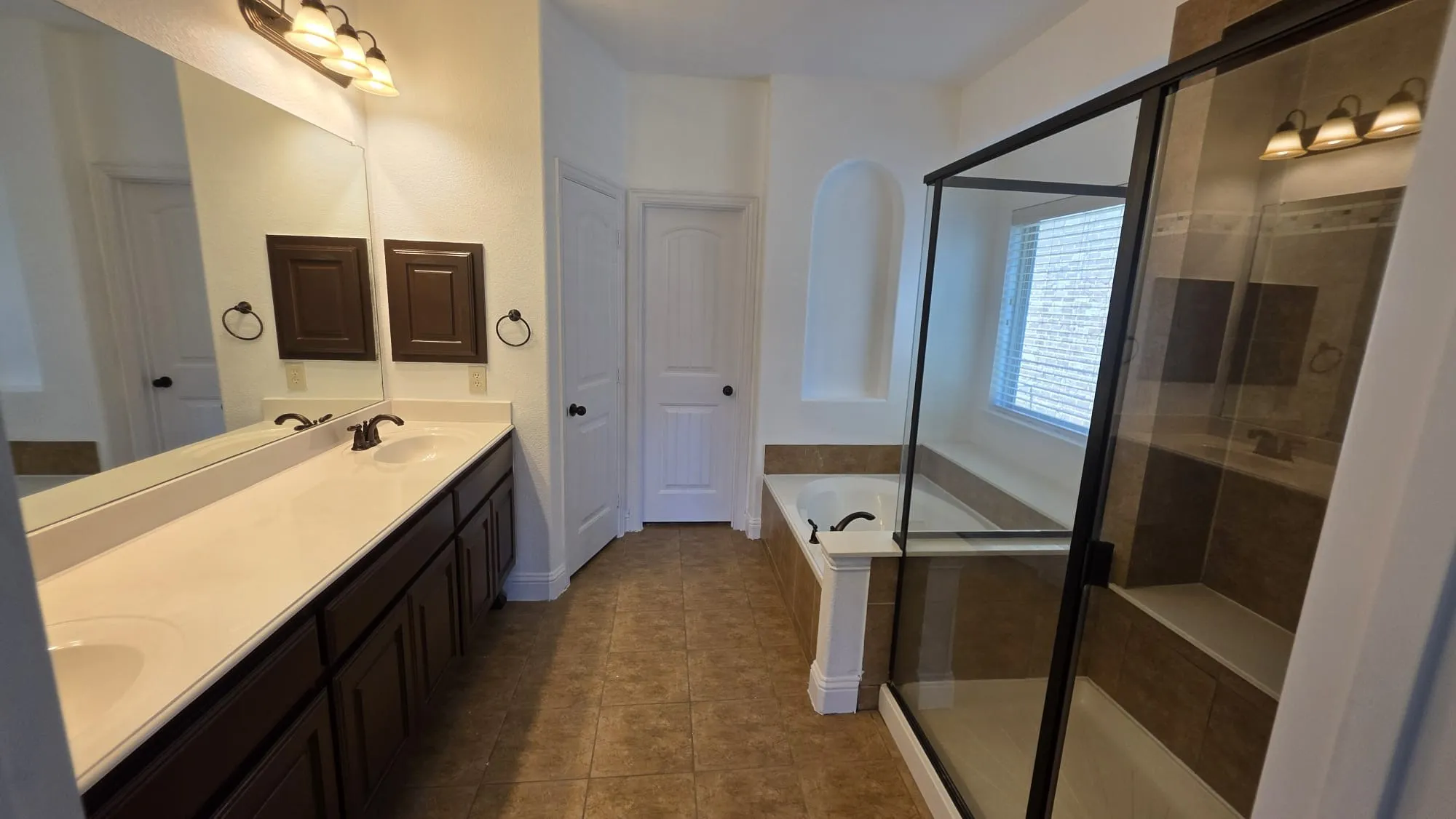 Single Family Residence For Rent in Tarrant County , 11516 Round Leaf Drive, Fort Worth, Texas 76244, 4 Bedroom, 3 Bathroom, 2 Garage spaces, 2,633 Sqft, built in 2008, mls#21346398, Real Estate Agent in Fort Worth, Homes For Rent in Tarrant county, Homes For Rent in Fort Worth, Realtor in Fort Worth Texas, Real Estate Brokerage Independent Realty Texas, Luminita Cordes Realtor