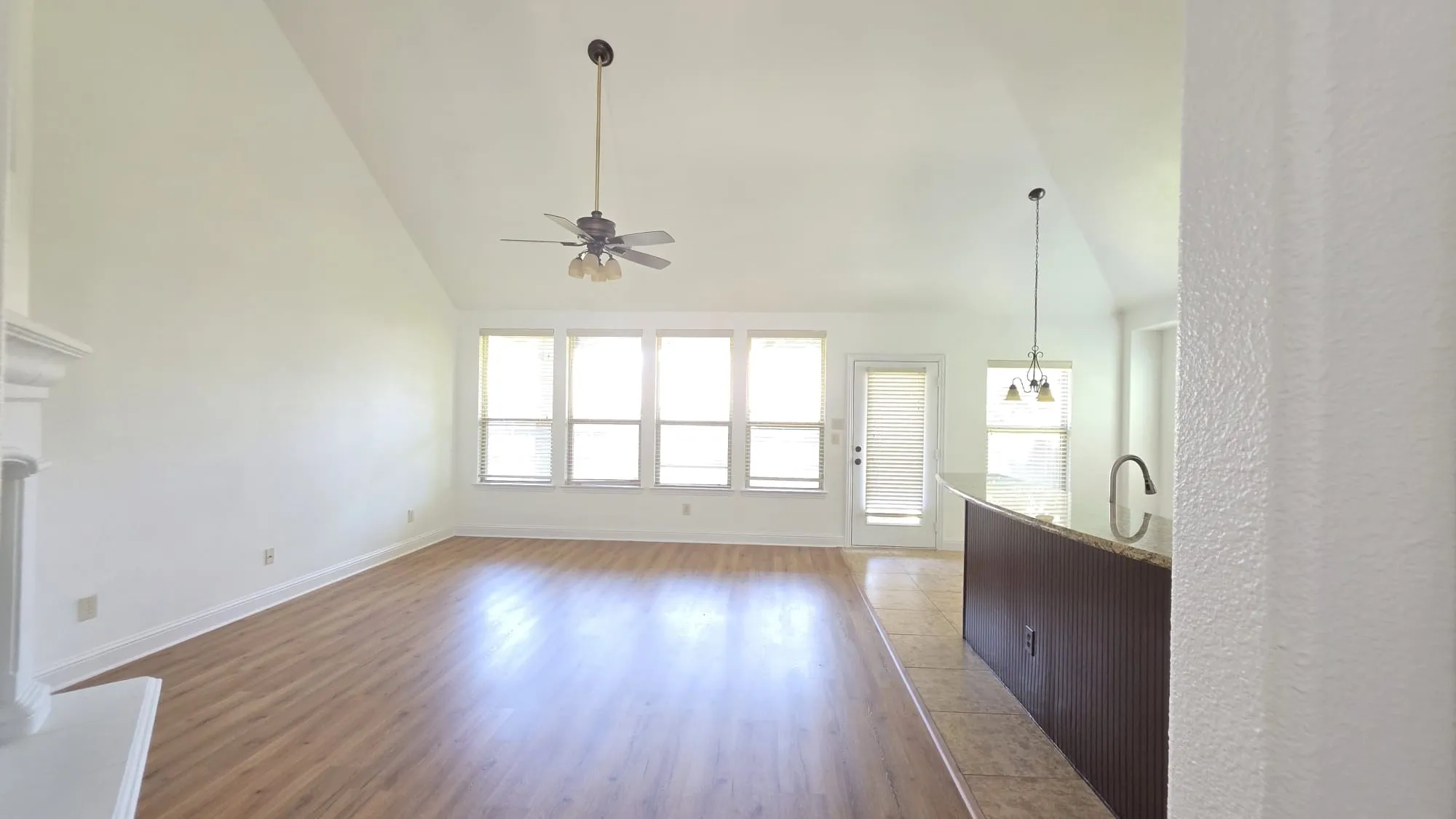 Single Family Residence For Rent in Tarrant County , 11516 Round Leaf Drive, Fort Worth, Texas 76244, 4 Bedroom, 3 Bathroom, 2 Garage spaces, 2,633 Sqft, built in 2008, mls#21346398, Real Estate Agent in Fort Worth, Homes For Rent in Tarrant county, Homes For Rent in Fort Worth, Realtor in Fort Worth Texas, Real Estate Brokerage Independent Realty Texas, Luminita Cordes Realtor