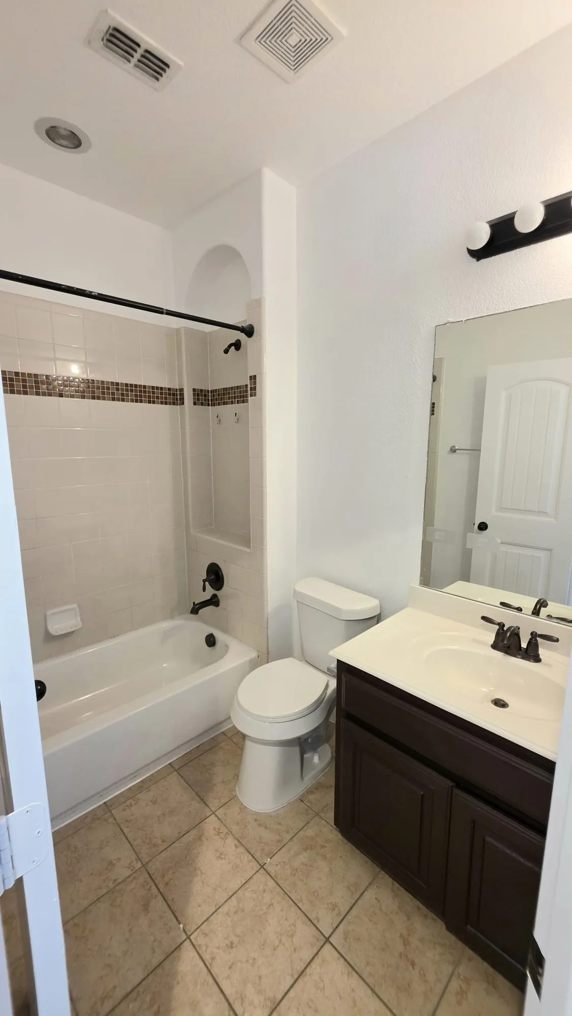 Full bath upstairs