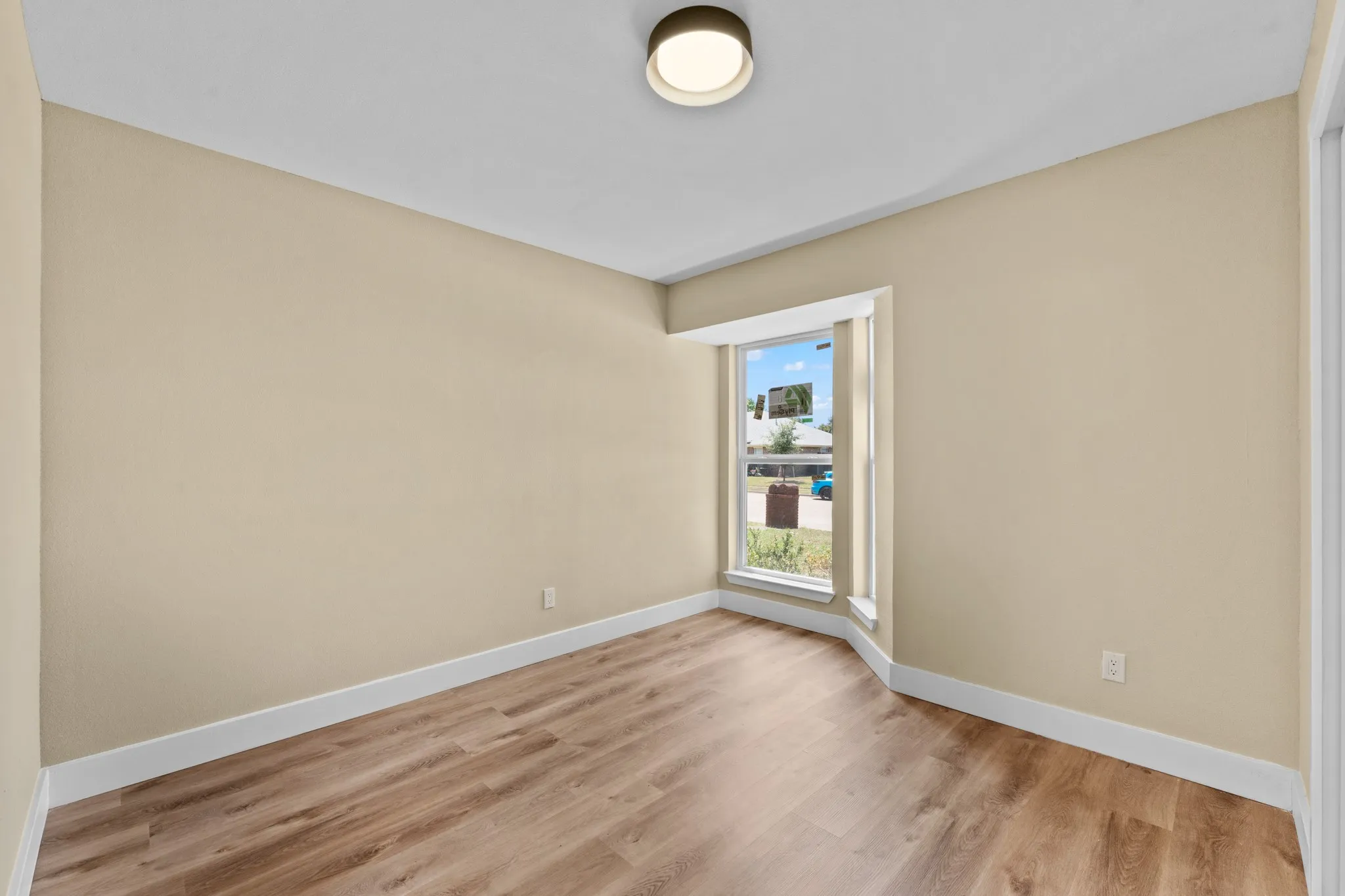 Single Family Residence For Sale in Dallas County , 2113 Cedarwood Drive, Garland, Texas 75040, 3 Bedroom, 2 Bathroom, 2 Garage spaces, 1,635 Sqft, built in 1987, mls#21345728, Real Estate Agent in Garland, Homes For Sale in Dallas county, Homes For Sale in Garland, Realtor in Garland Texas, Real Estate Brokerage Independent Realty Texas, Luminita Cordes Realtor