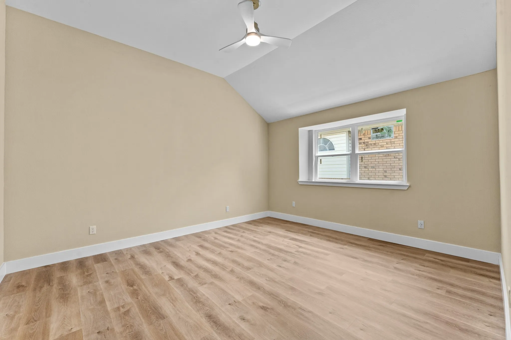 Single Family Residence For Sale in Dallas County , 2113 Cedarwood Drive, Garland, Texas 75040, 3 Bedroom, 2 Bathroom, 2 Garage spaces, 1,635 Sqft, built in 1987, mls#21345728, Real Estate Agent in Garland, Homes For Sale in Dallas county, Homes For Sale in Garland, Realtor in Garland Texas, Real Estate Brokerage Independent Realty Texas, Luminita Cordes Realtor
