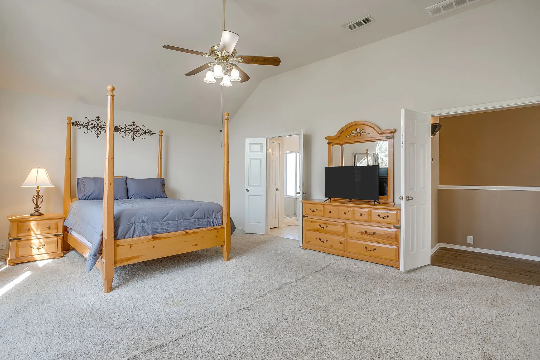 Single Family Residence For Sale in Tarrant County , 6509 Nottinghill Court, North Richland Hills, Texas 76180, 4 Bedroom, 3 Bathroom, 2 Garage spaces, 2,726 Sqft, built in 2003, mls#21346293, Real Estate Agent in North Richland Hills, Homes For Sale in Tarrant county, Homes For Sale in North Richland Hills, Realtor in North Richland Hills Texas, Real Estate Brokerage Independent Realty Texas, Luminita Cordes Realtor