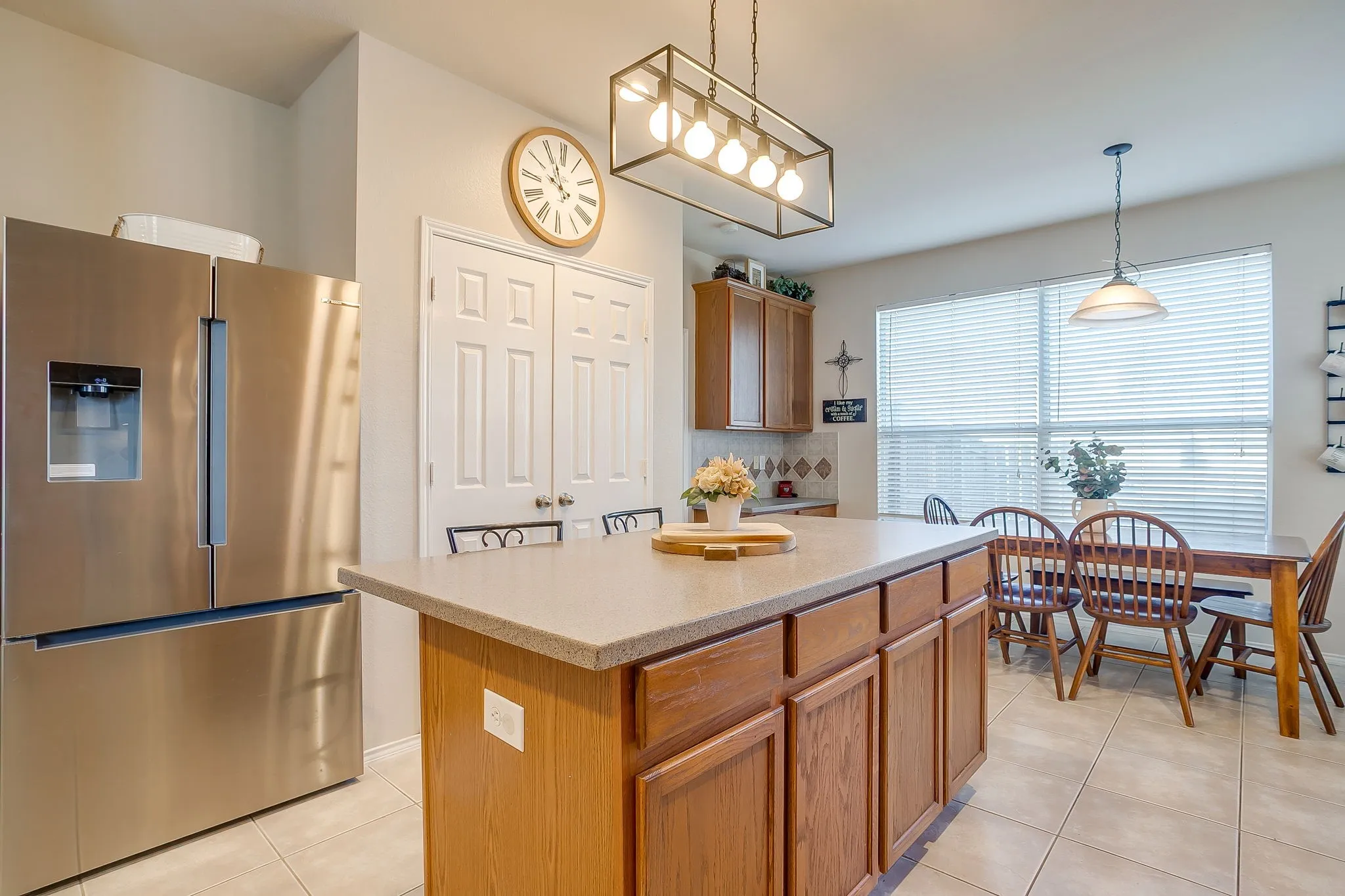 Single Family Residence For Sale in Tarrant County , 6509 Nottinghill Court, North Richland Hills, Texas 76180, 4 Bedroom, 3 Bathroom, 2 Garage spaces, 2,726 Sqft, built in 2003, mls#21346293, Real Estate Agent in North Richland Hills, Homes For Sale in Tarrant county, Homes For Sale in North Richland Hills, Realtor in North Richland Hills Texas, Real Estate Brokerage Independent Realty Texas, Luminita Cordes Realtor