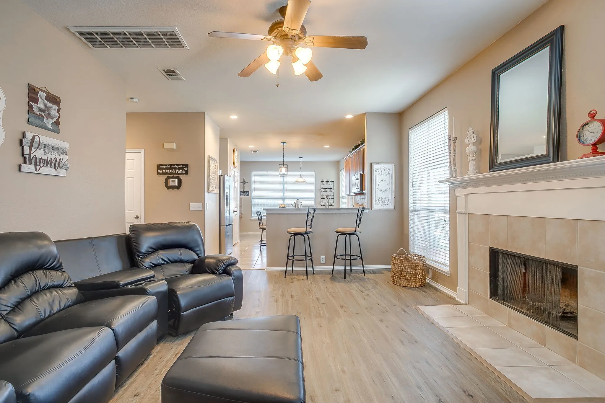 Single Family Residence For Sale in Tarrant County , 6509 Nottinghill Court, North Richland Hills, Texas 76180, 4 Bedroom, 3 Bathroom, 2 Garage spaces, 2,726 Sqft, built in 2003, mls#21346293, Real Estate Agent in North Richland Hills, Homes For Sale in Tarrant county, Homes For Sale in North Richland Hills, Realtor in North Richland Hills Texas, Real Estate Brokerage Independent Realty Texas, Luminita Cordes Realtor