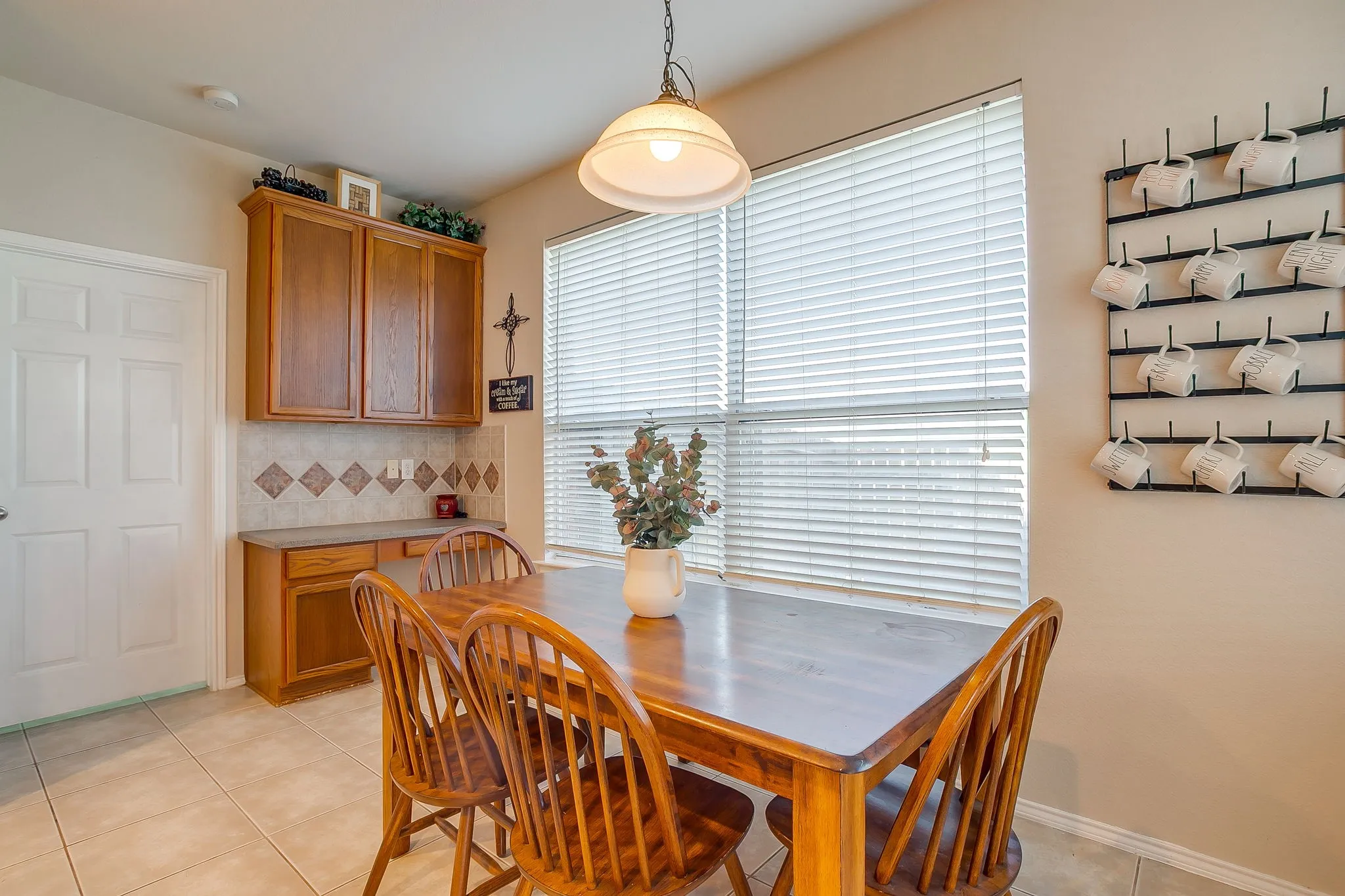 Single Family Residence For Sale in Tarrant County , 6509 Nottinghill Court, North Richland Hills, Texas 76180, 4 Bedroom, 3 Bathroom, 2 Garage spaces, 2,726 Sqft, built in 2003, mls#21346293, Real Estate Agent in North Richland Hills, Homes For Sale in Tarrant county, Homes For Sale in North Richland Hills, Realtor in North Richland Hills Texas, Real Estate Brokerage Independent Realty Texas, Luminita Cordes Realtor