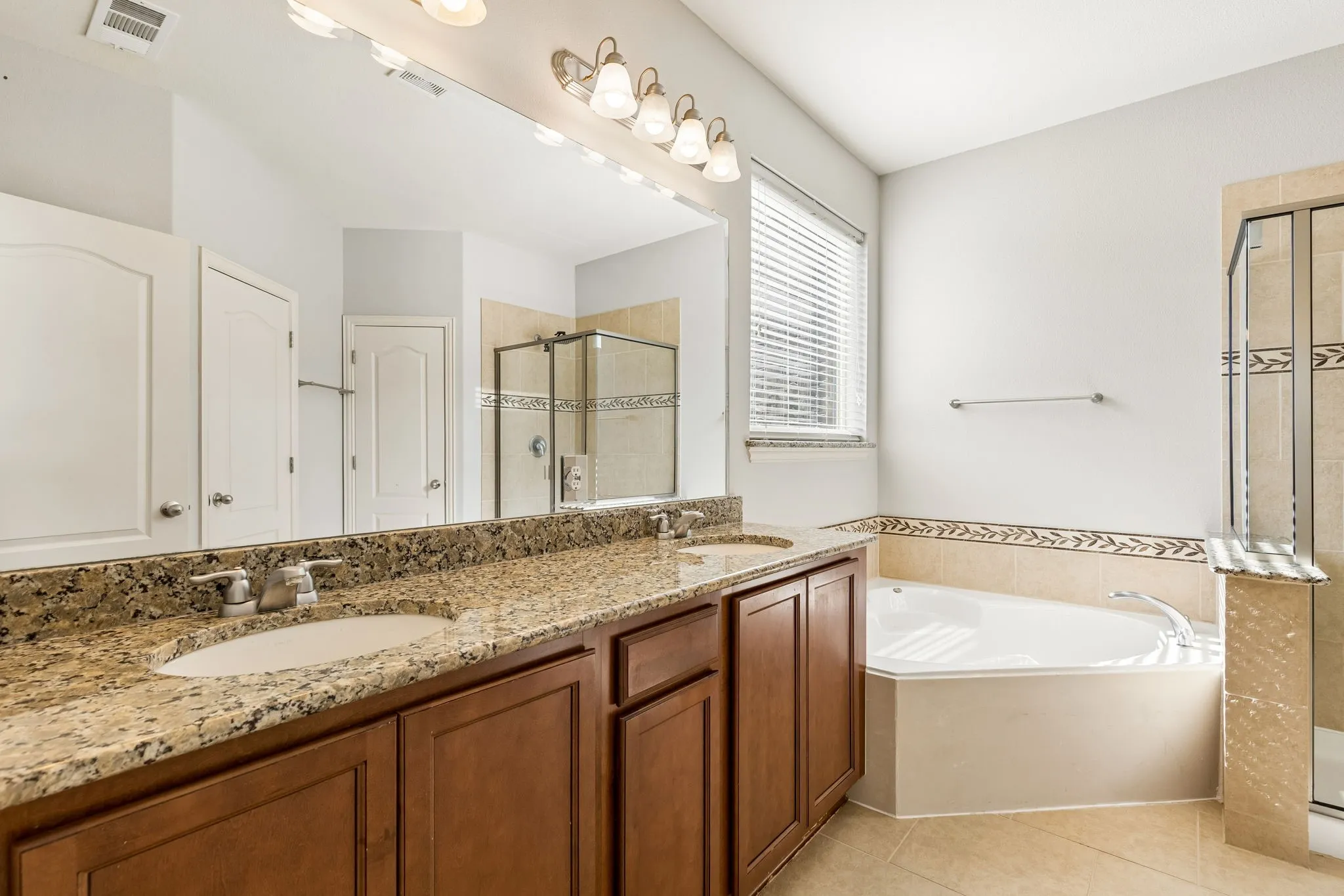 Single Family Residence For Sale in Collin County , 3004 Nathan Drive, Wylie, Texas 75098, 5 Bedroom, 4 Bathroom, 3 Garage spaces, 3,228 Sqft, built in 2010, mls#21346407, Real Estate Agent in Wylie, Homes For Sale in Collin county, Homes For Sale in Wylie, Realtor in Wylie Texas, Real Estate Brokerage Independent Realty Texas, Luminita Cordes Realtor