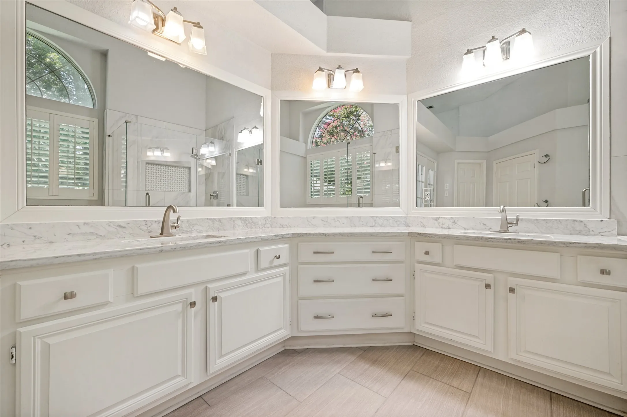 Single Family Residence For Sale in Collin County , 2213 Old Mcgarrah Road, Mc Kinney, Texas 75072, 3 Bedroom, 2 Bathroom, 2 Garage spaces, 1,883 Sqft, built in 1988, mls#21344517, Real Estate Agent in Mc Kinney, Homes For Sale in Collin county, Homes For Sale in Mc Kinney, Realtor in Mc Kinney Texas, Real Estate Brokerage Independent Realty Texas, Luminita Cordes Realtor